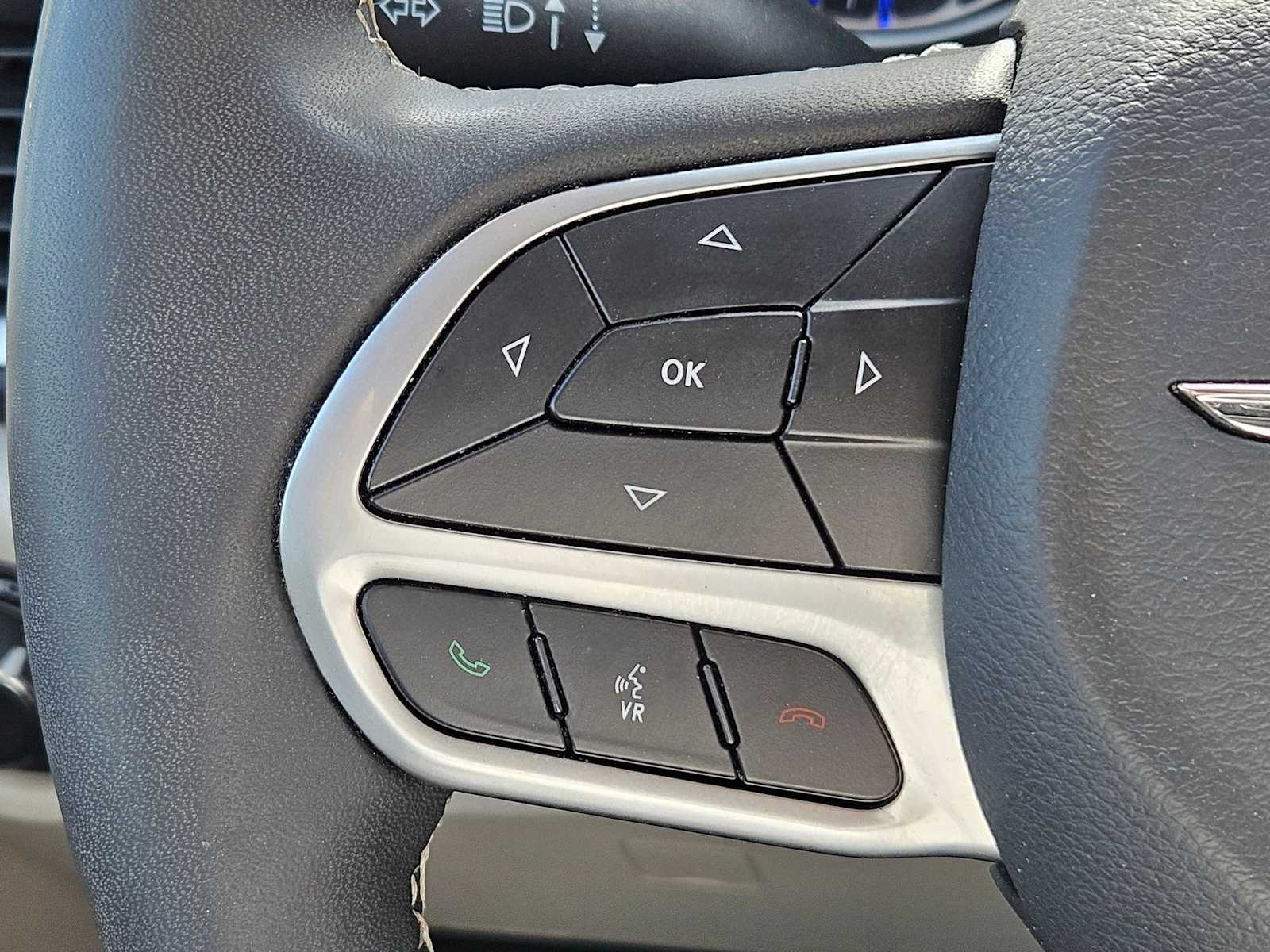 Thumbnail: 2023 Chrysler Voyager - 19