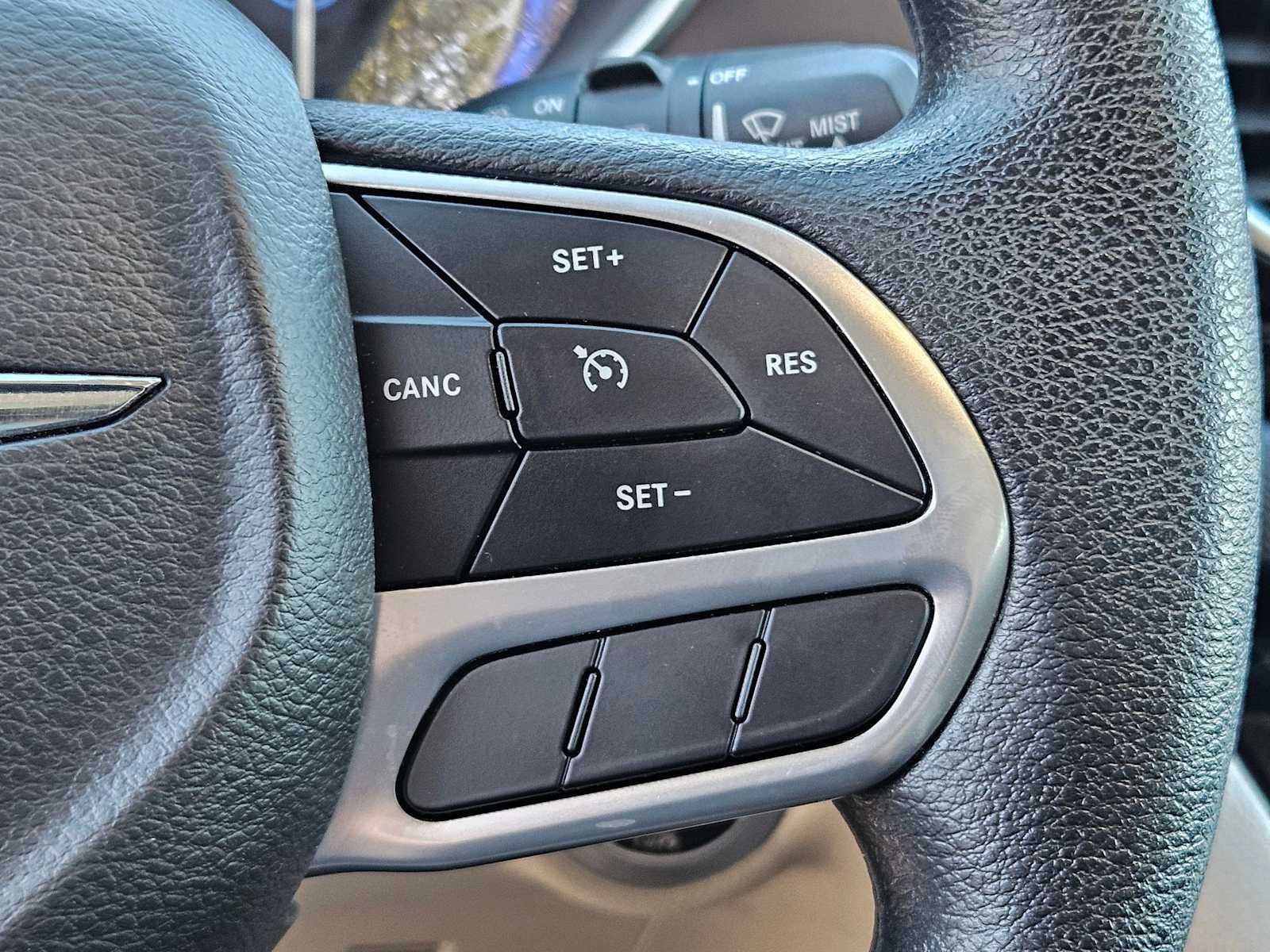 Thumbnail: 2020 Chrysler Voyager - 15