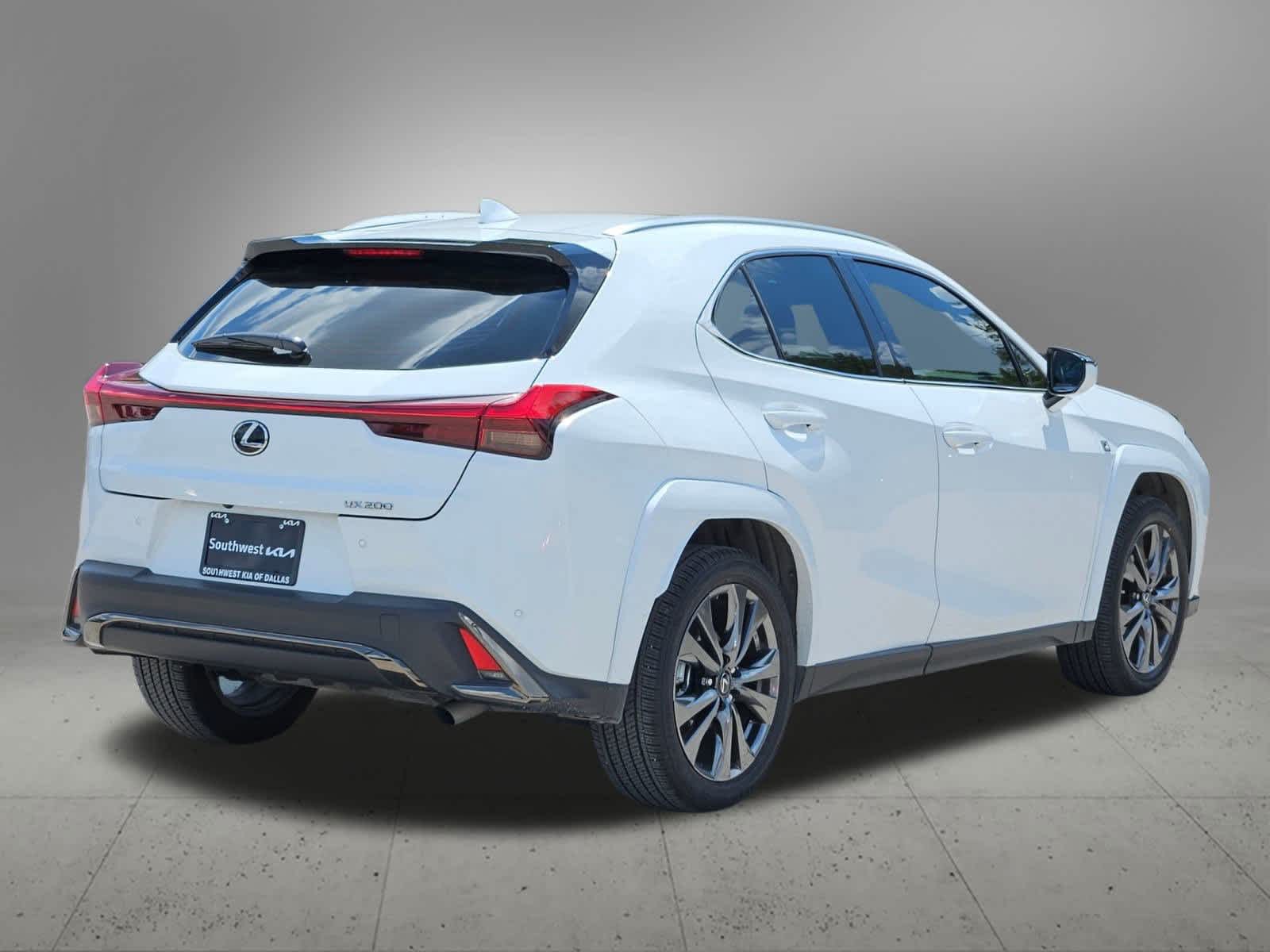 Thumbnail: 2022 Lexus UX - 5