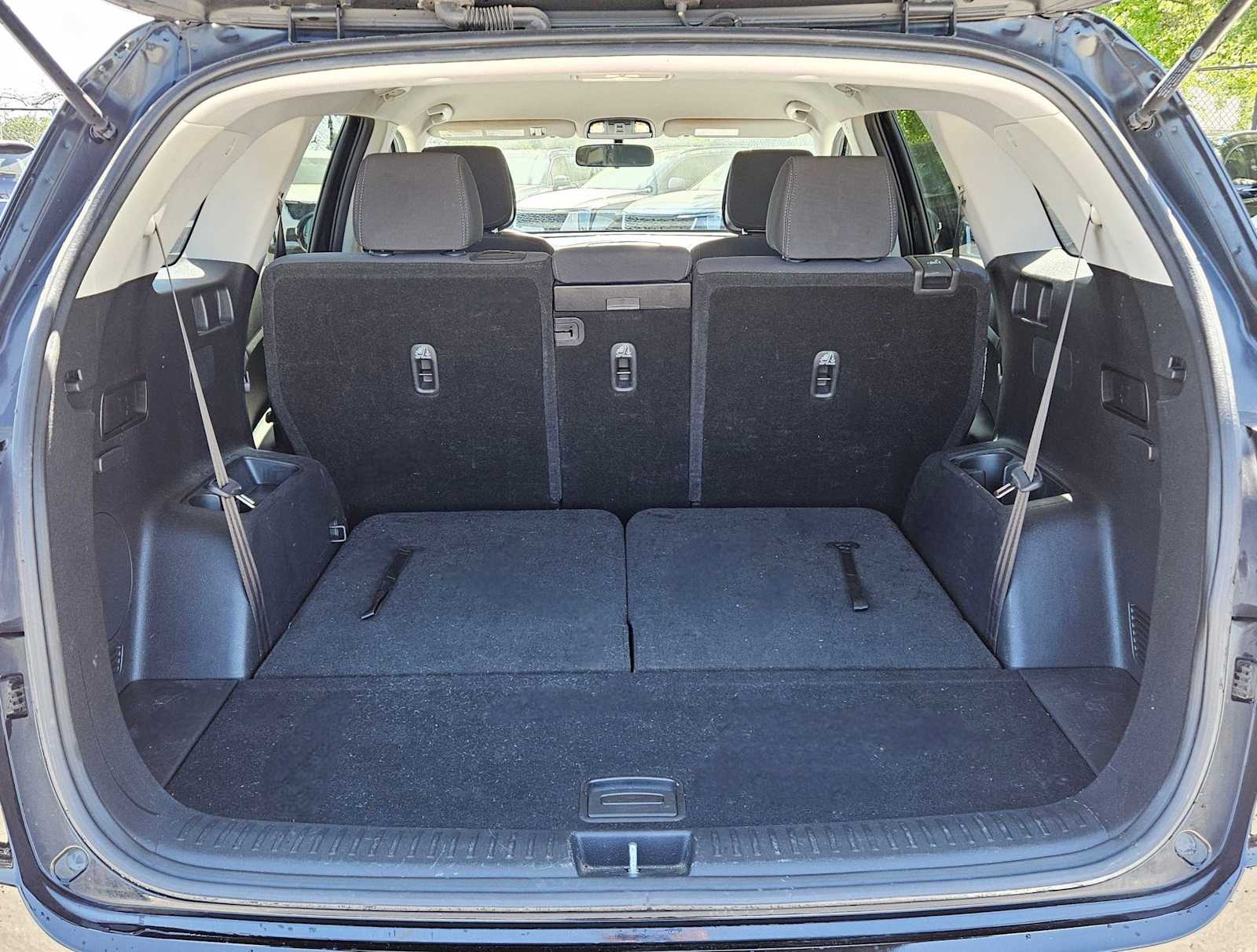 Thumbnail: 2016 Kia Sorento - 25