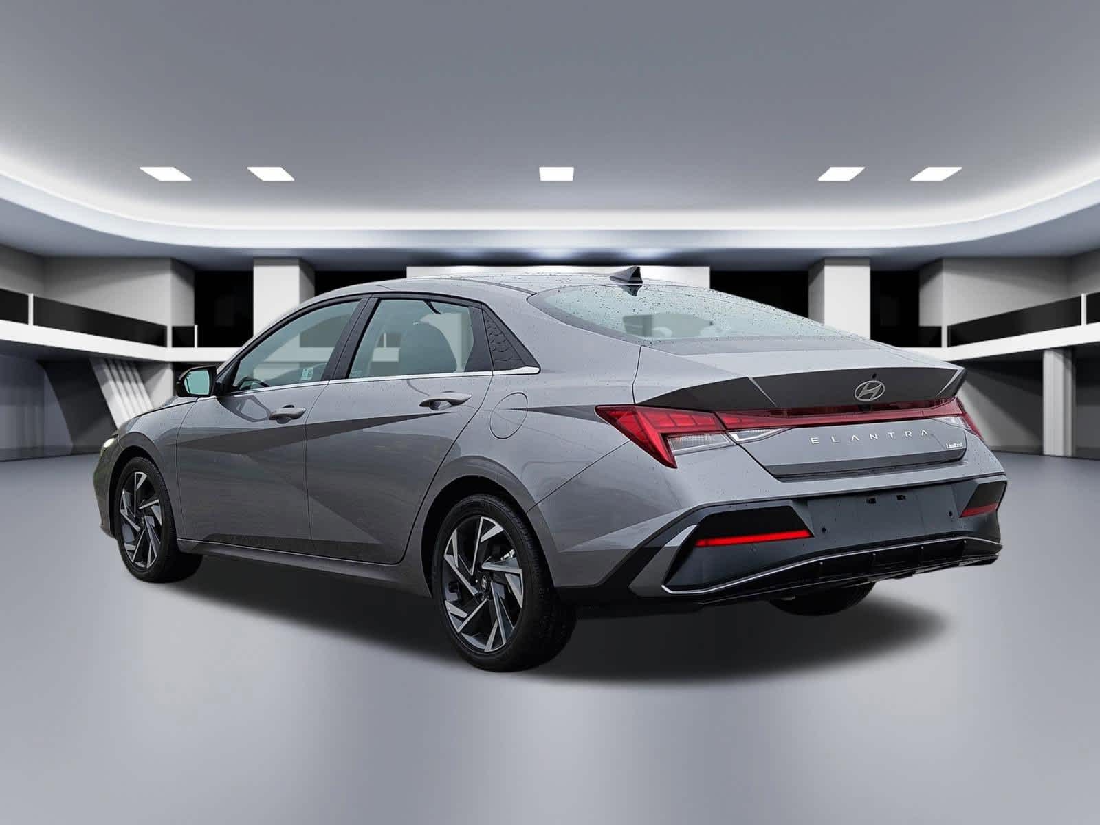 Thumbnail: 2024 Hyundai Elantra - 4