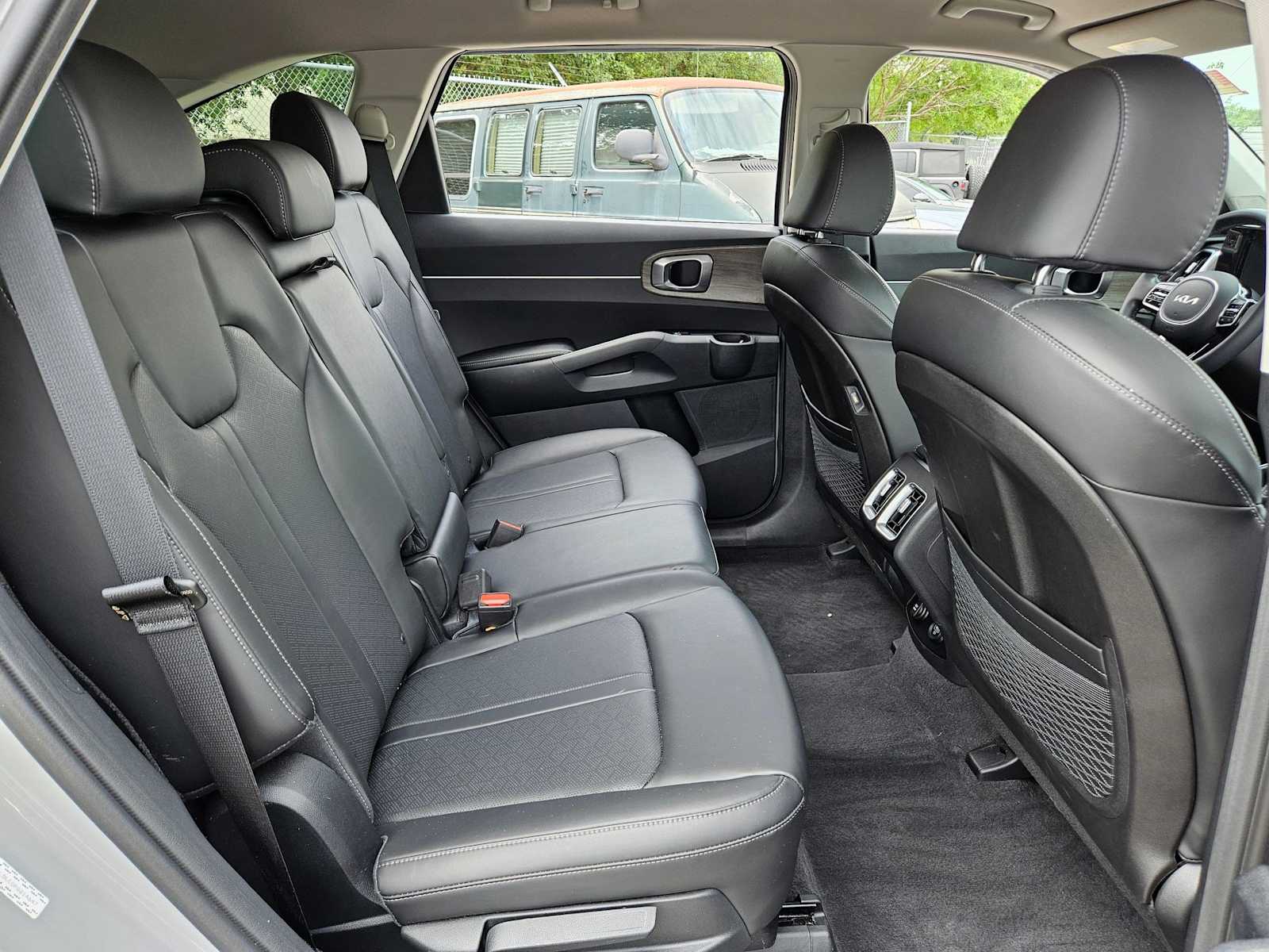 Thumbnail: 2023 Kia Sorento - 19