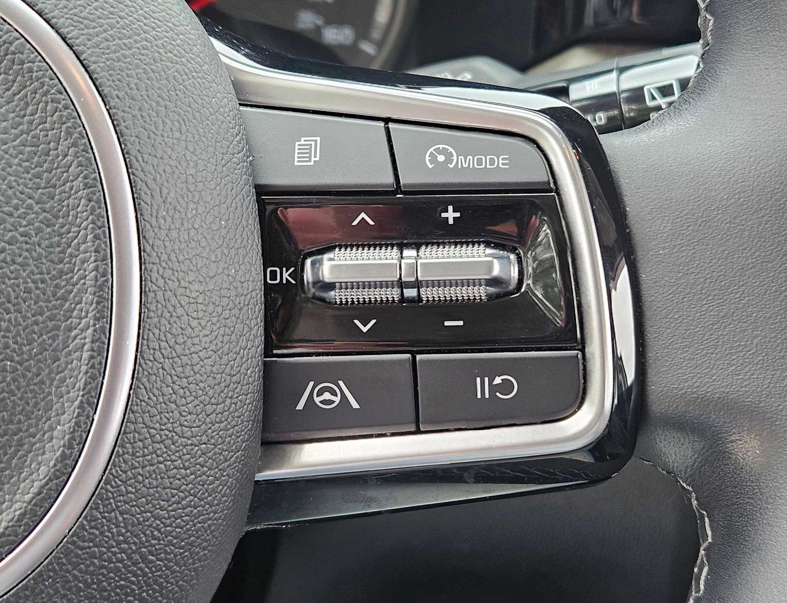 Thumbnail: 2023 Kia Sorento - 23