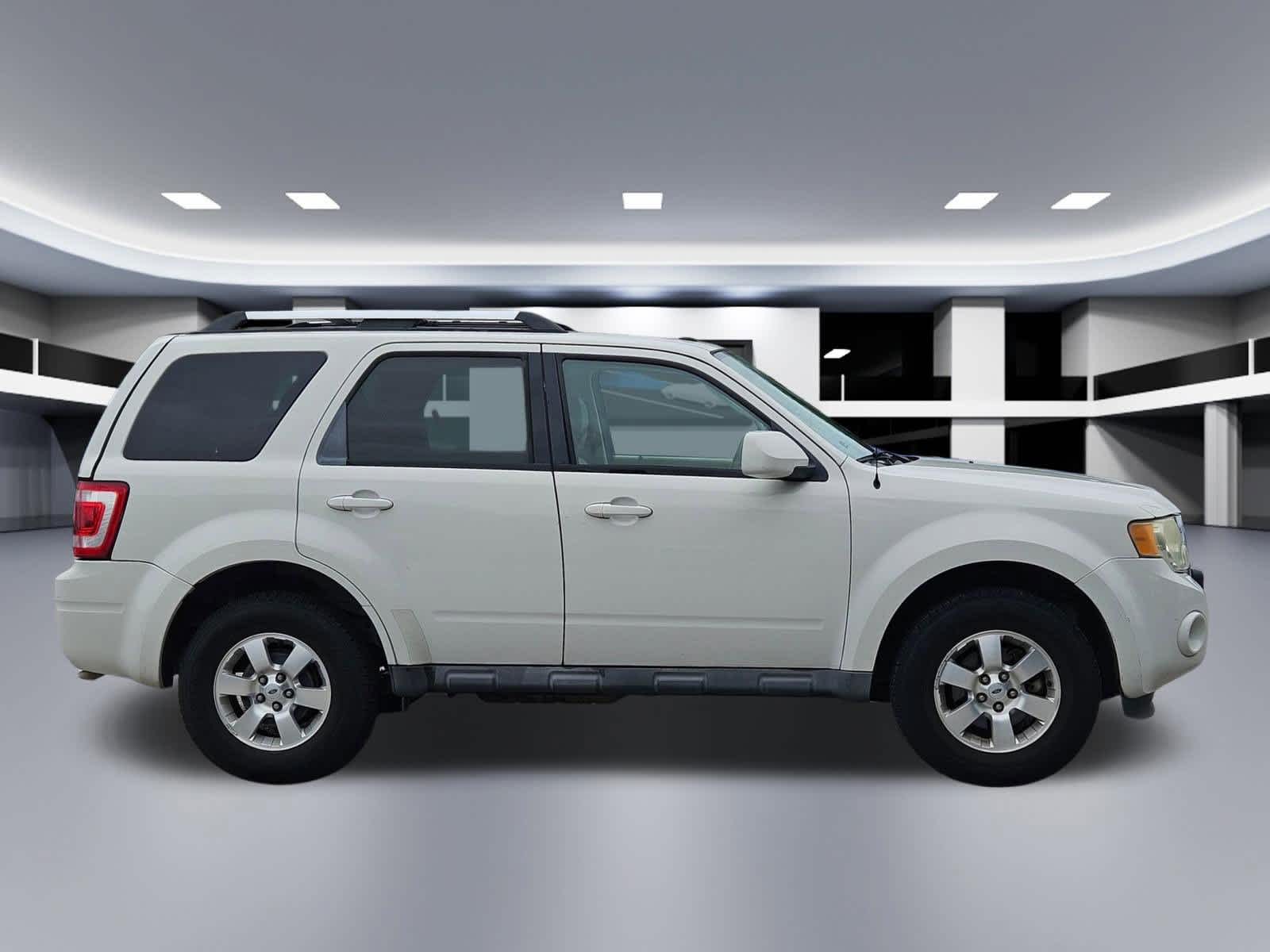 Thumbnail: 2011 Ford Escape - 7