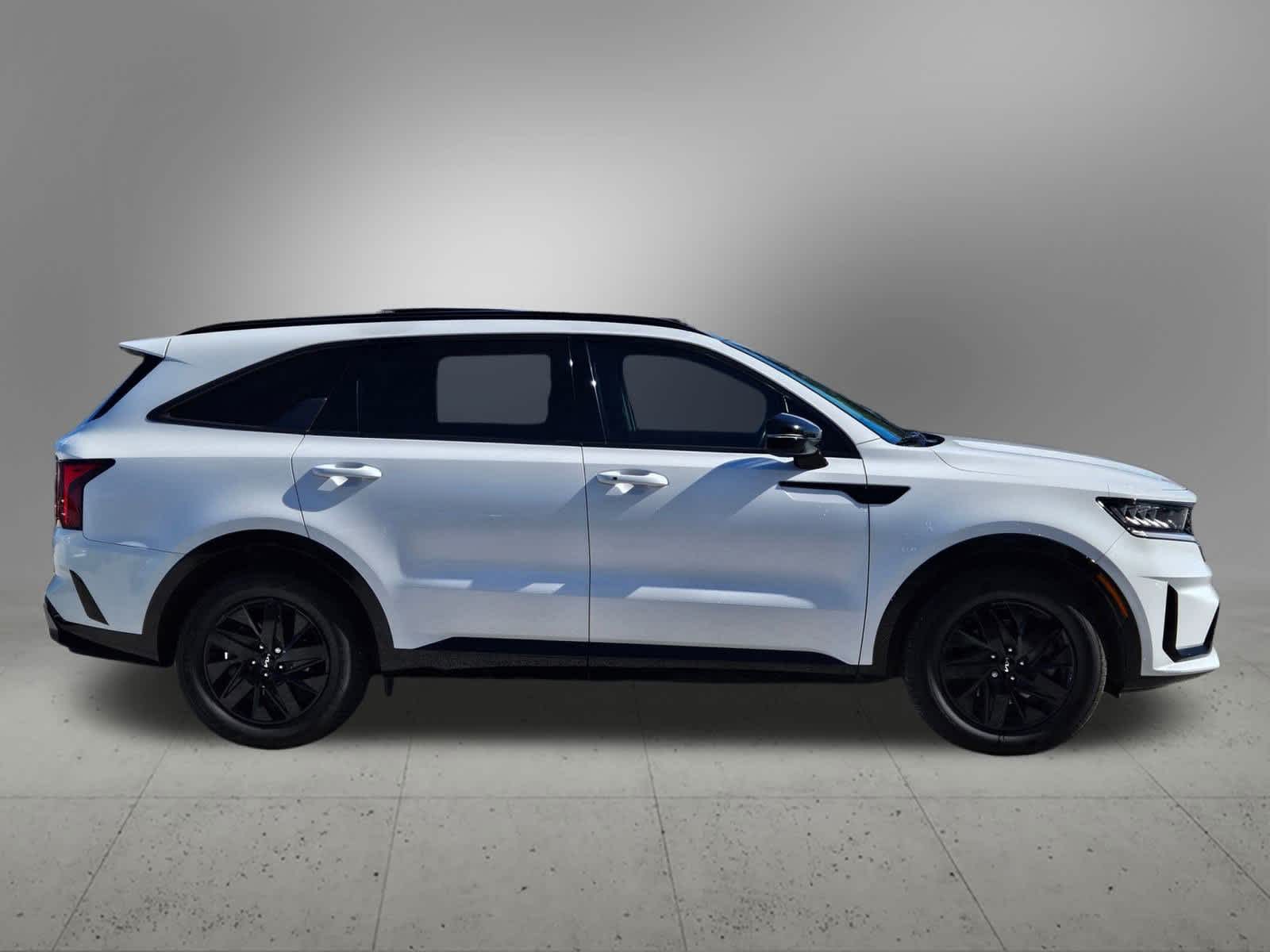 Thumbnail: 2023 Kia Sorento - 6