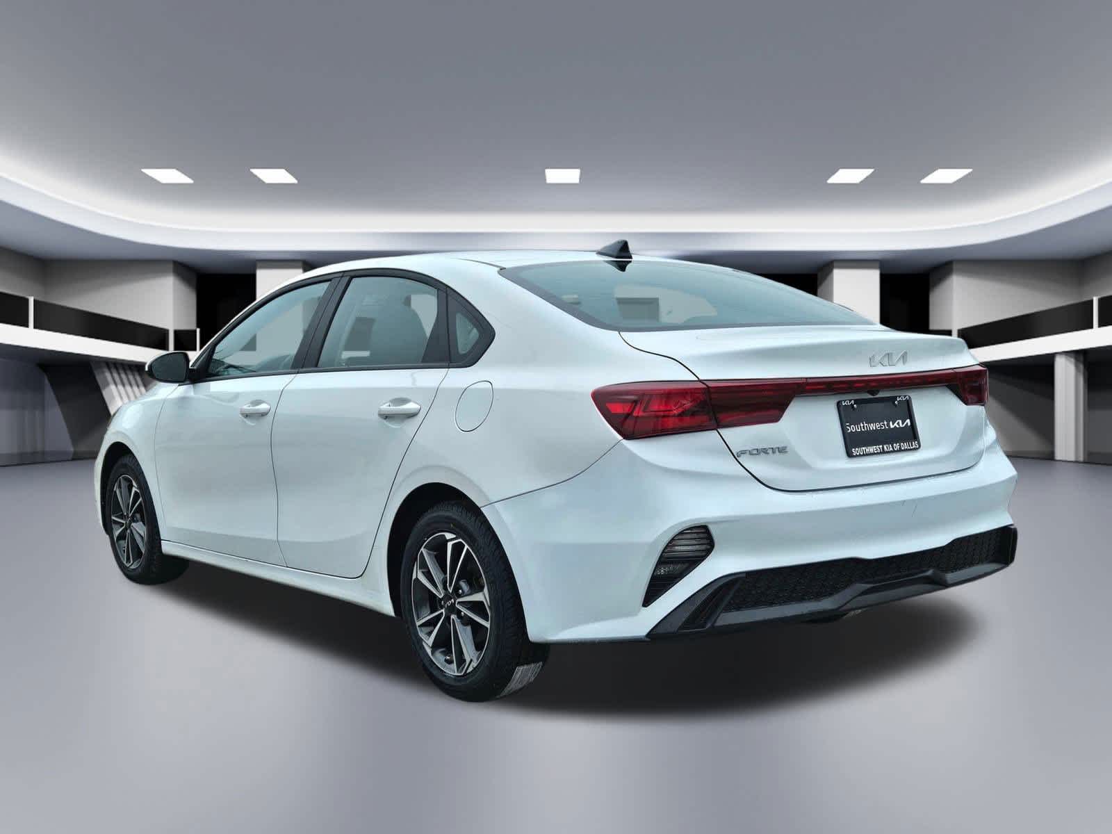 Thumbnail: 2024 Kia Forte - 3