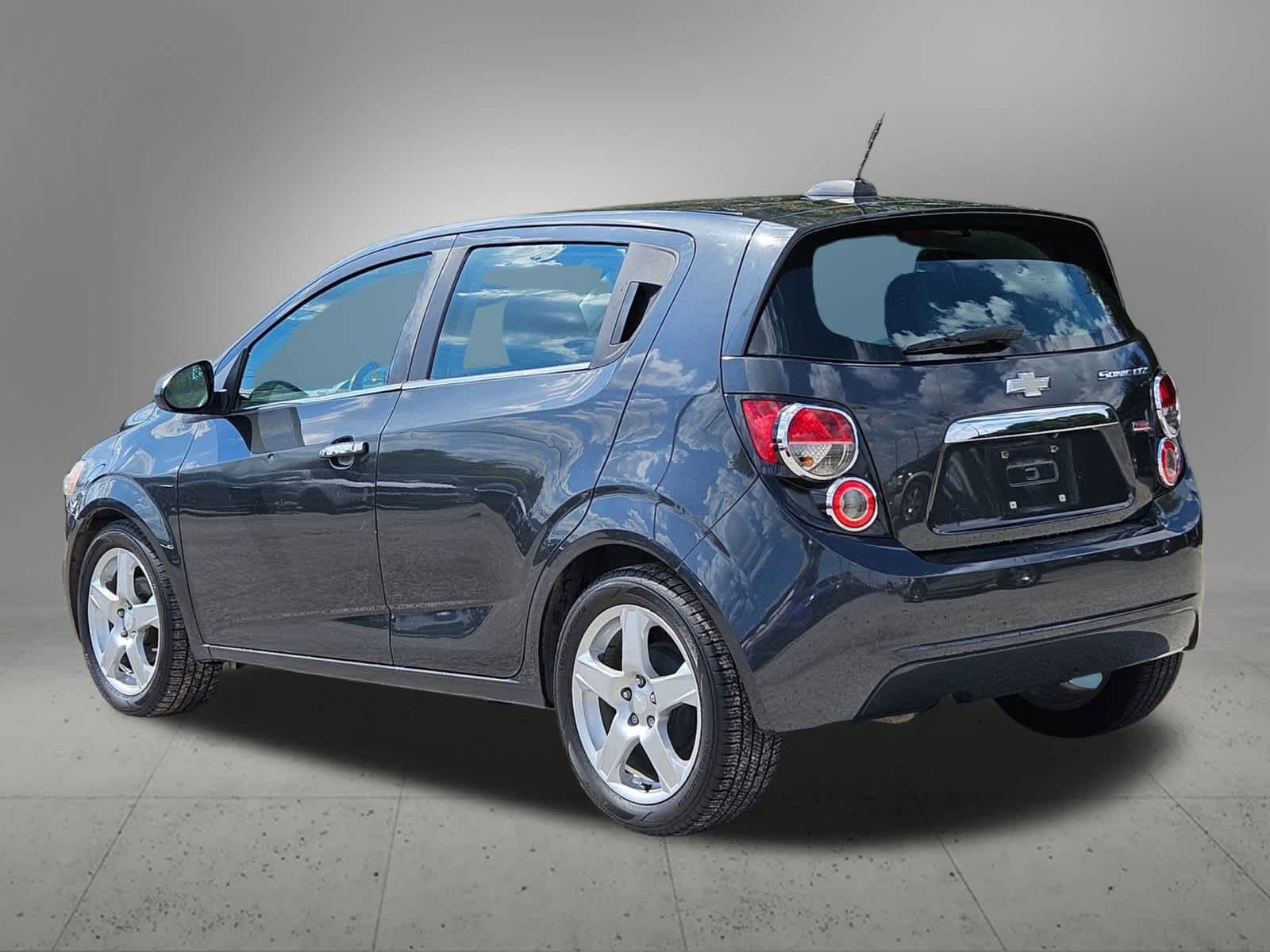 2015 Chevrolet Sonic LTZ photo 3