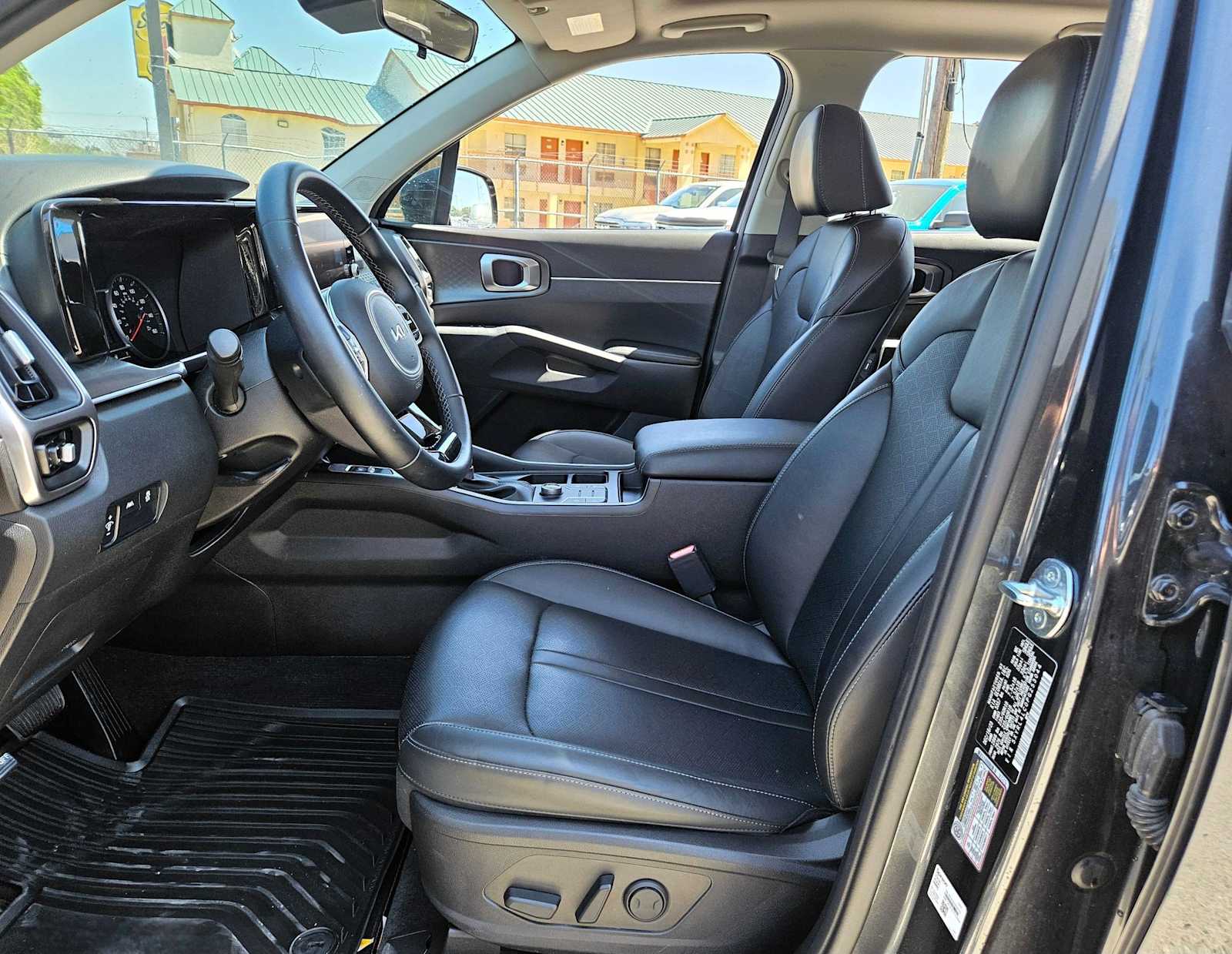 Thumbnail: 2023 Kia Sorento - 14