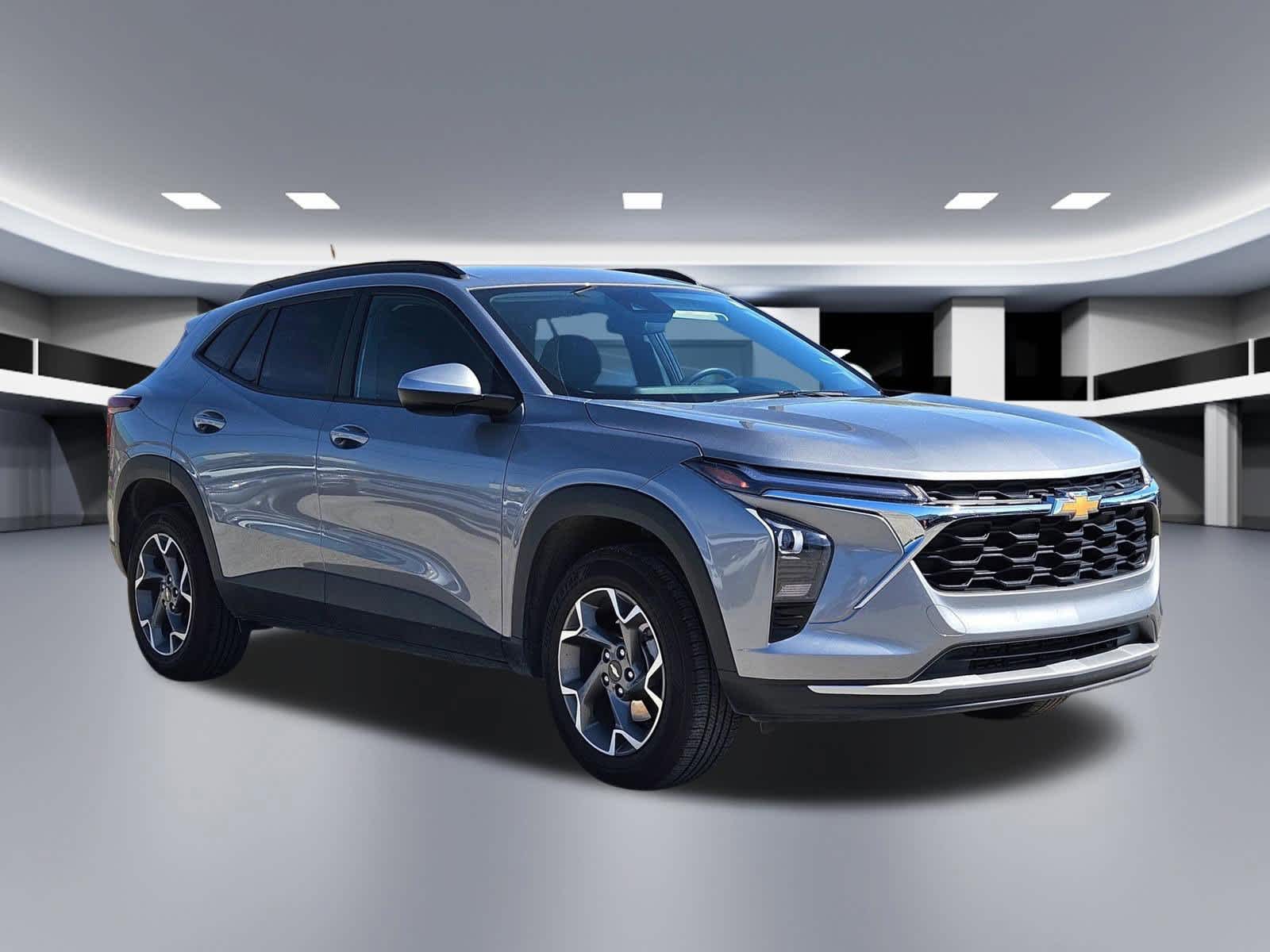 Thumbnail: 2025 Chevrolet Trax - 8