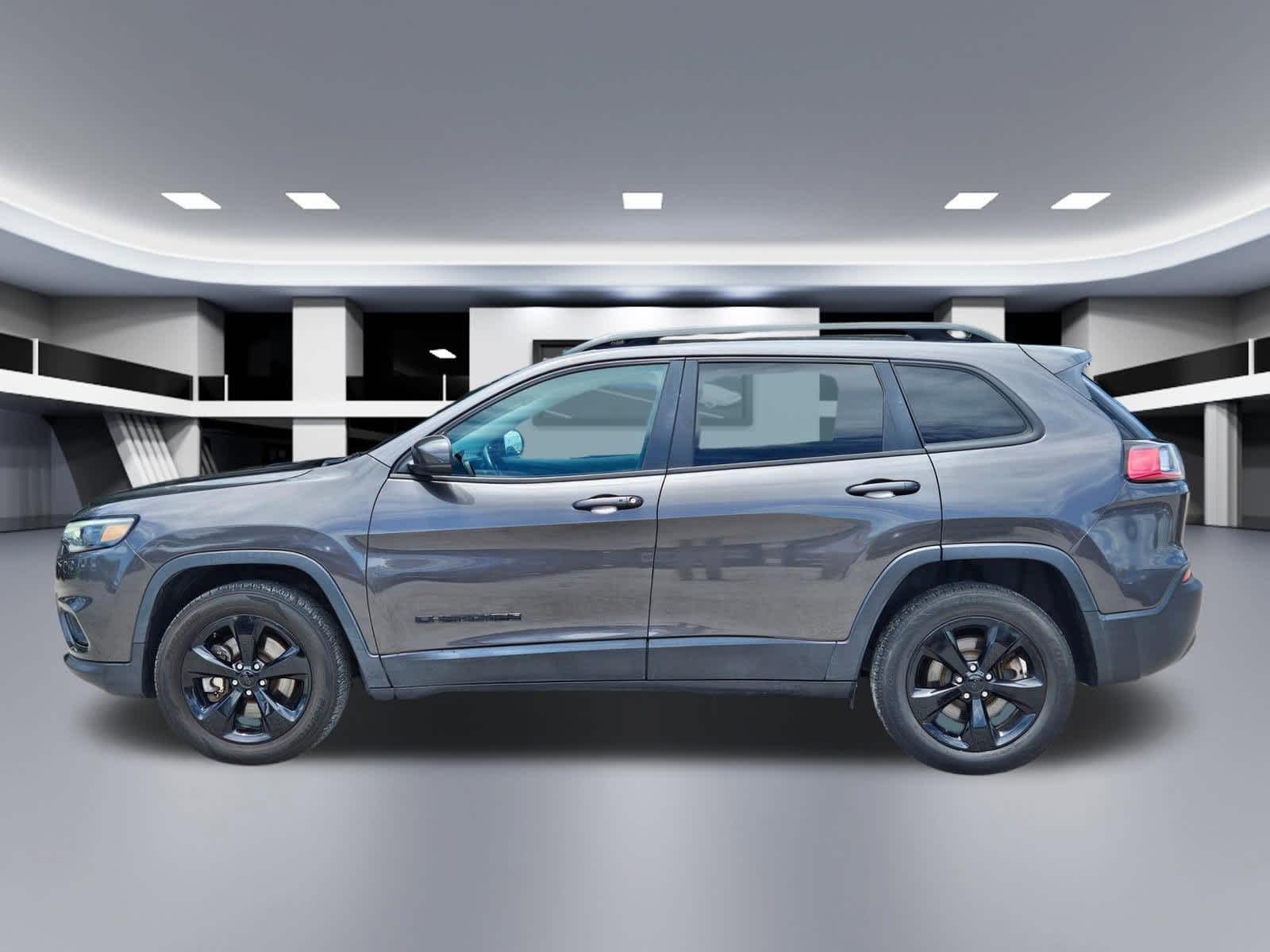 Thumbnail: 2019 Jeep Cherokee - 3
