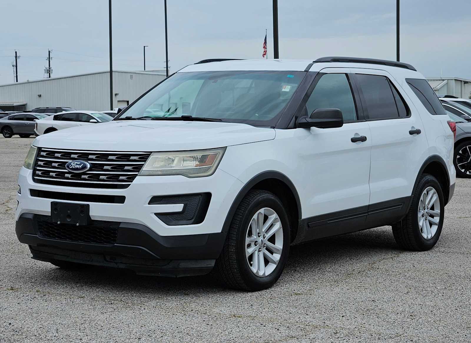 Thumbnail: 2016 Ford Explorer - 10