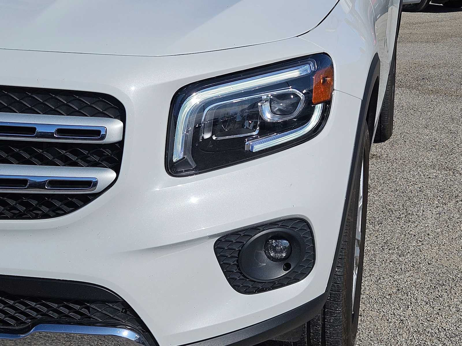 Thumbnail: 2023 Mercedes-Benz GLB - 10