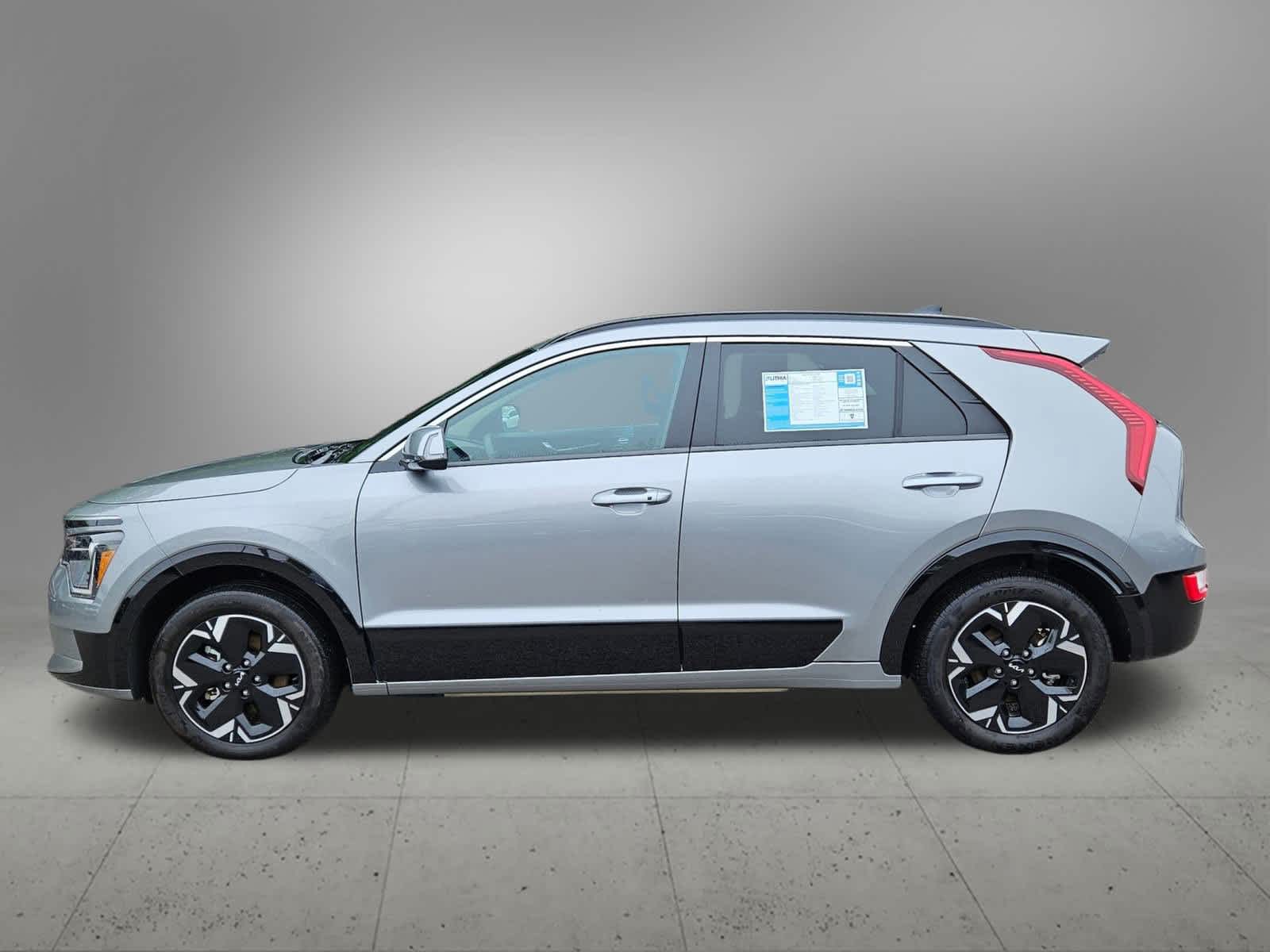 Thumbnail: 2024 Kia Niro - 3