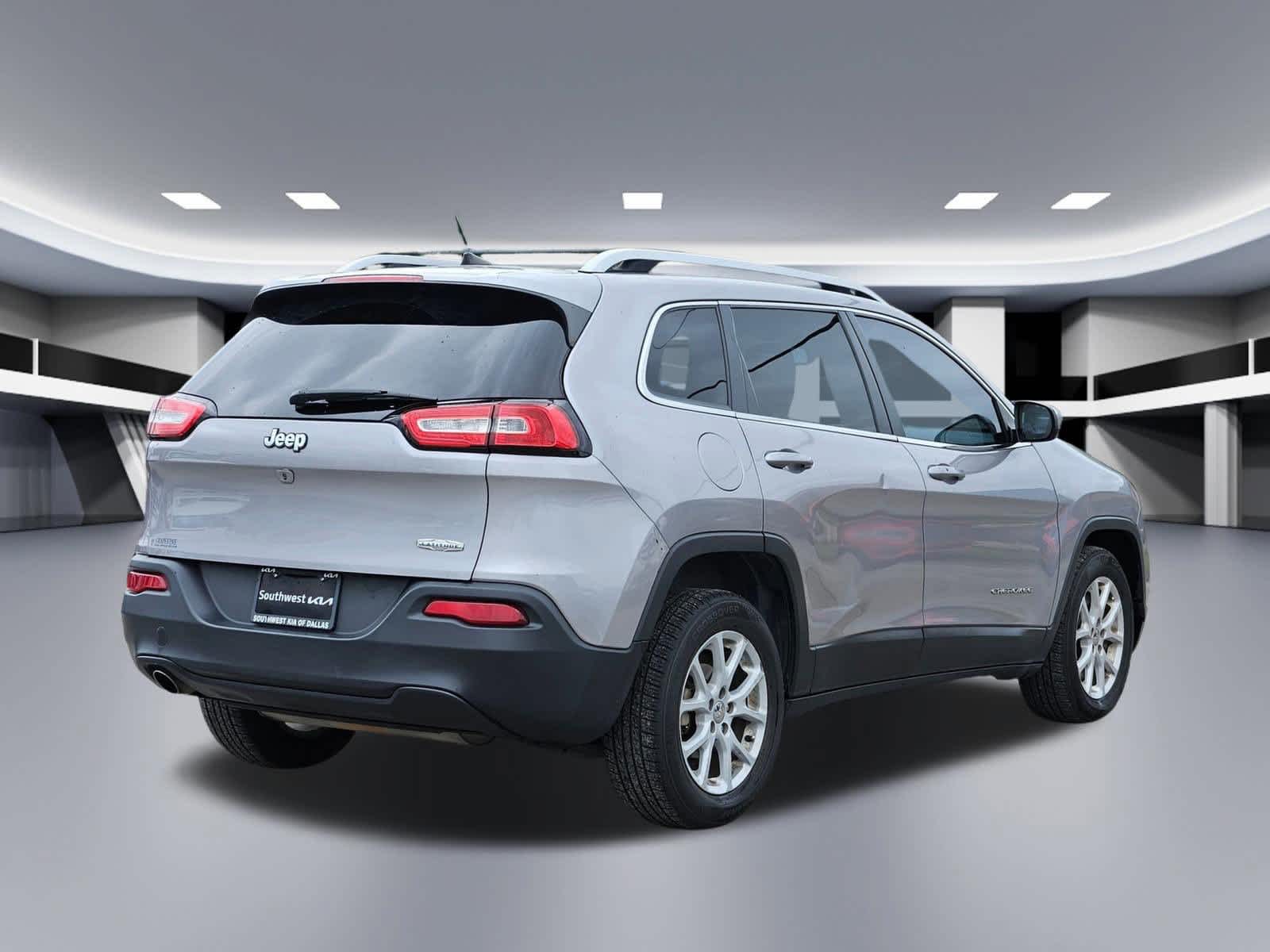 Thumbnail: 2018 Jeep Cherokee - 5