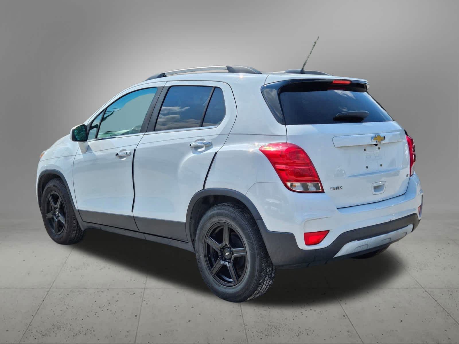 2017 Chevrolet Trax LT photo 2