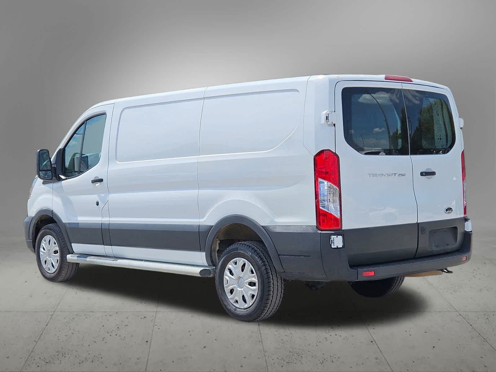 2023 Ford Transit photo 4