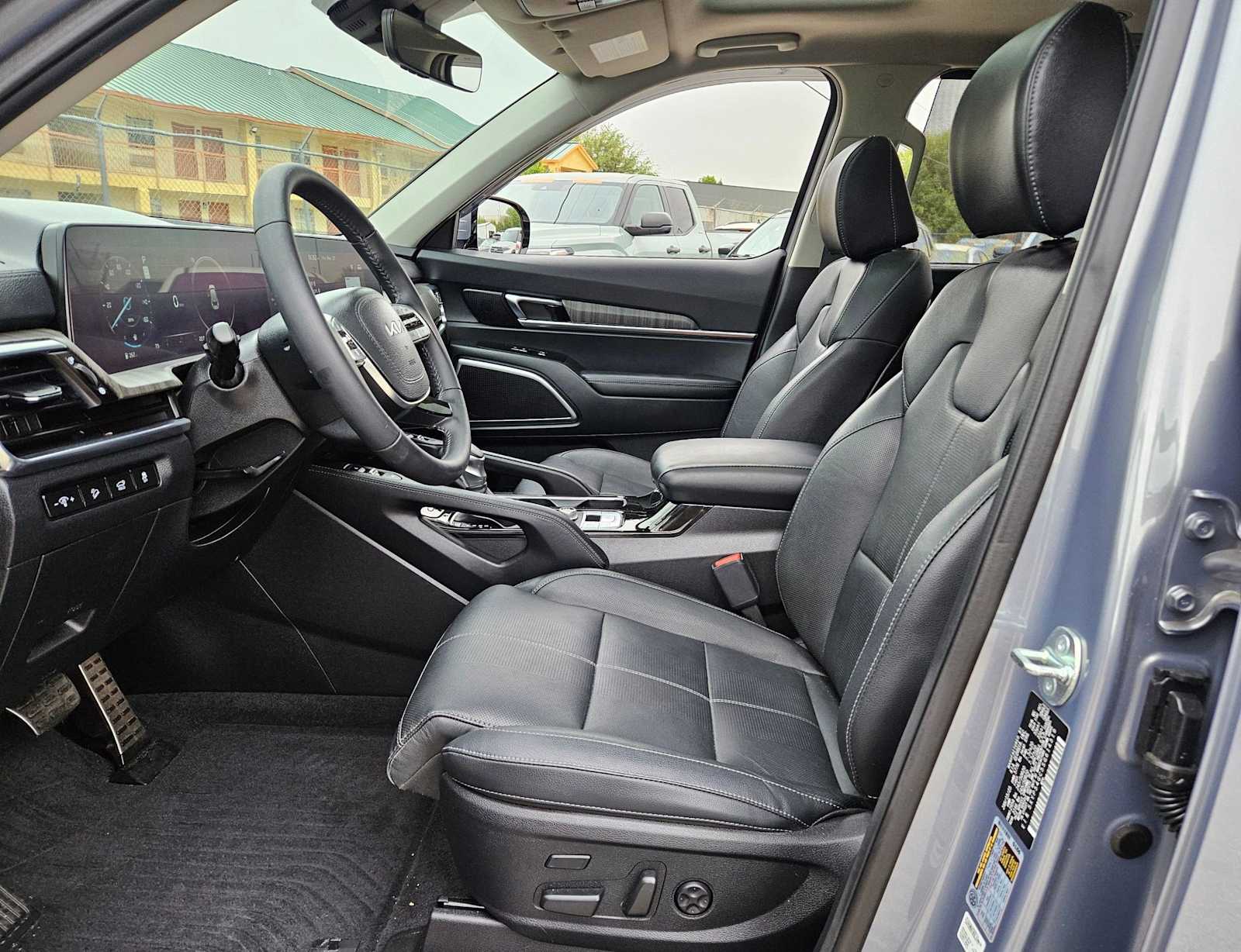 Thumbnail: 2025 Kia Telluride - 16