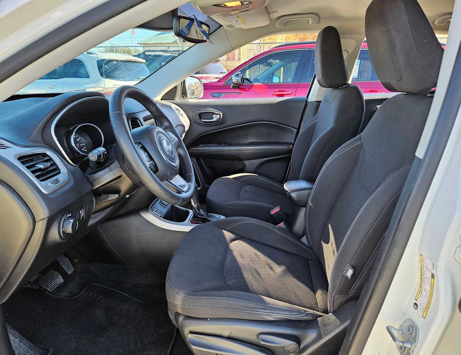 Thumbnail: 2019 Jeep Compass - 16