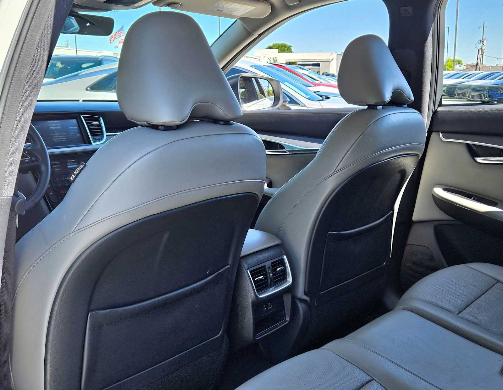 Thumbnail: 2023 INFINITI QX50 - 17