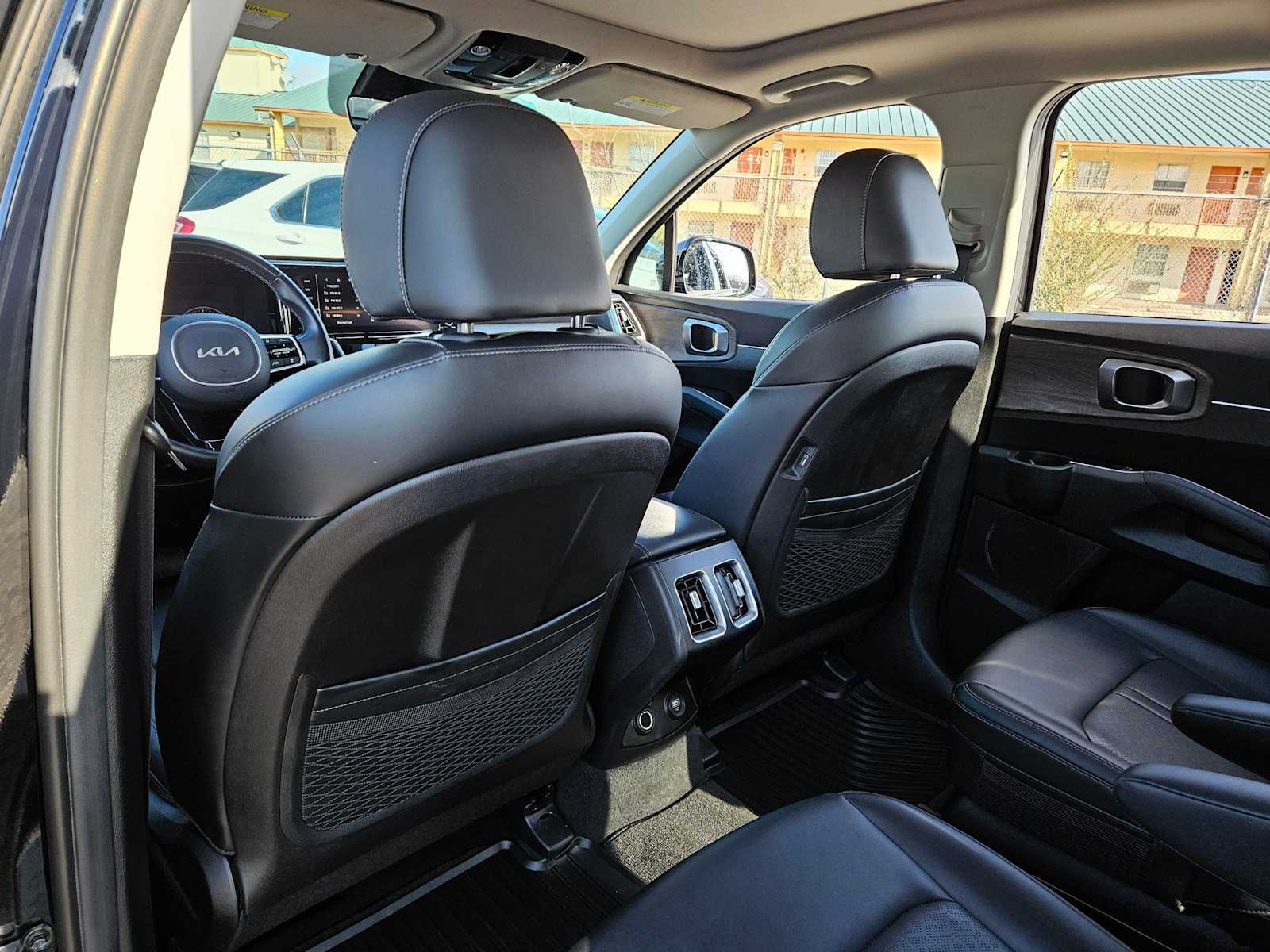 Thumbnail: 2023 Kia Sorento - 19