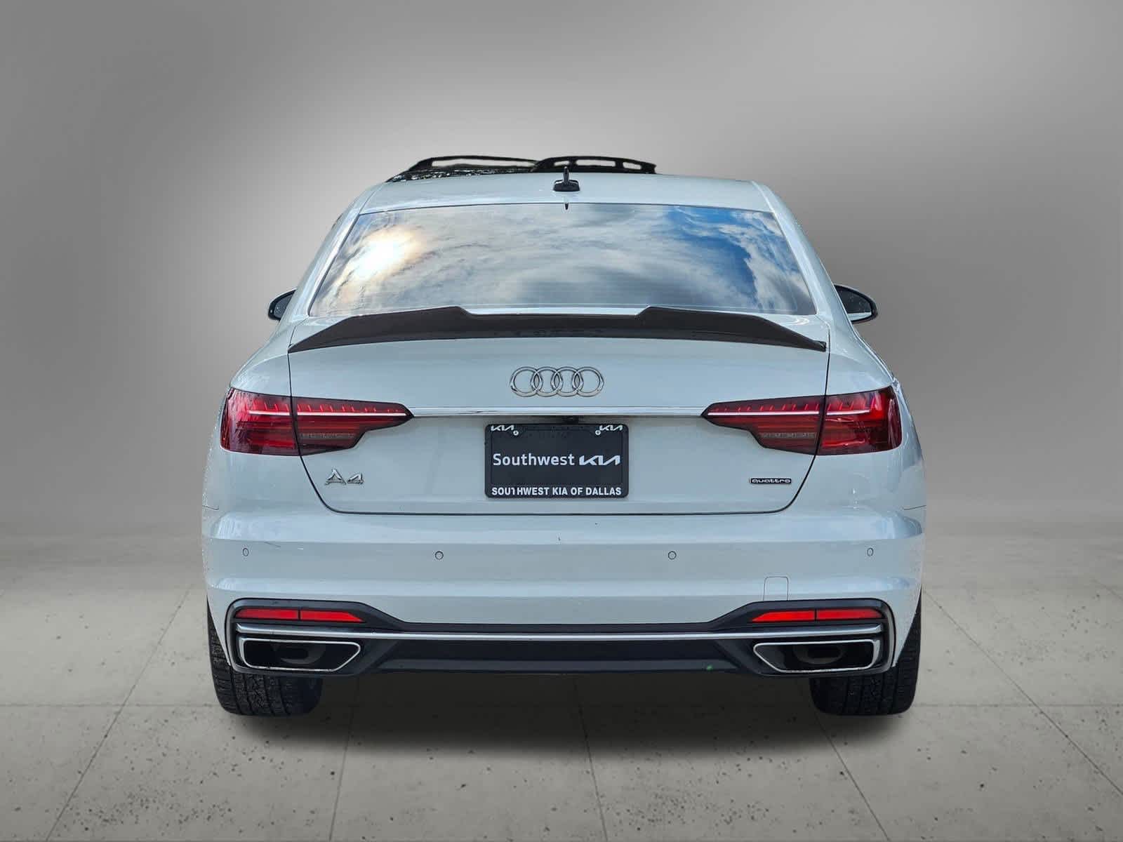 2022 Audi A4 S line Quattro Premium Plus photo 4