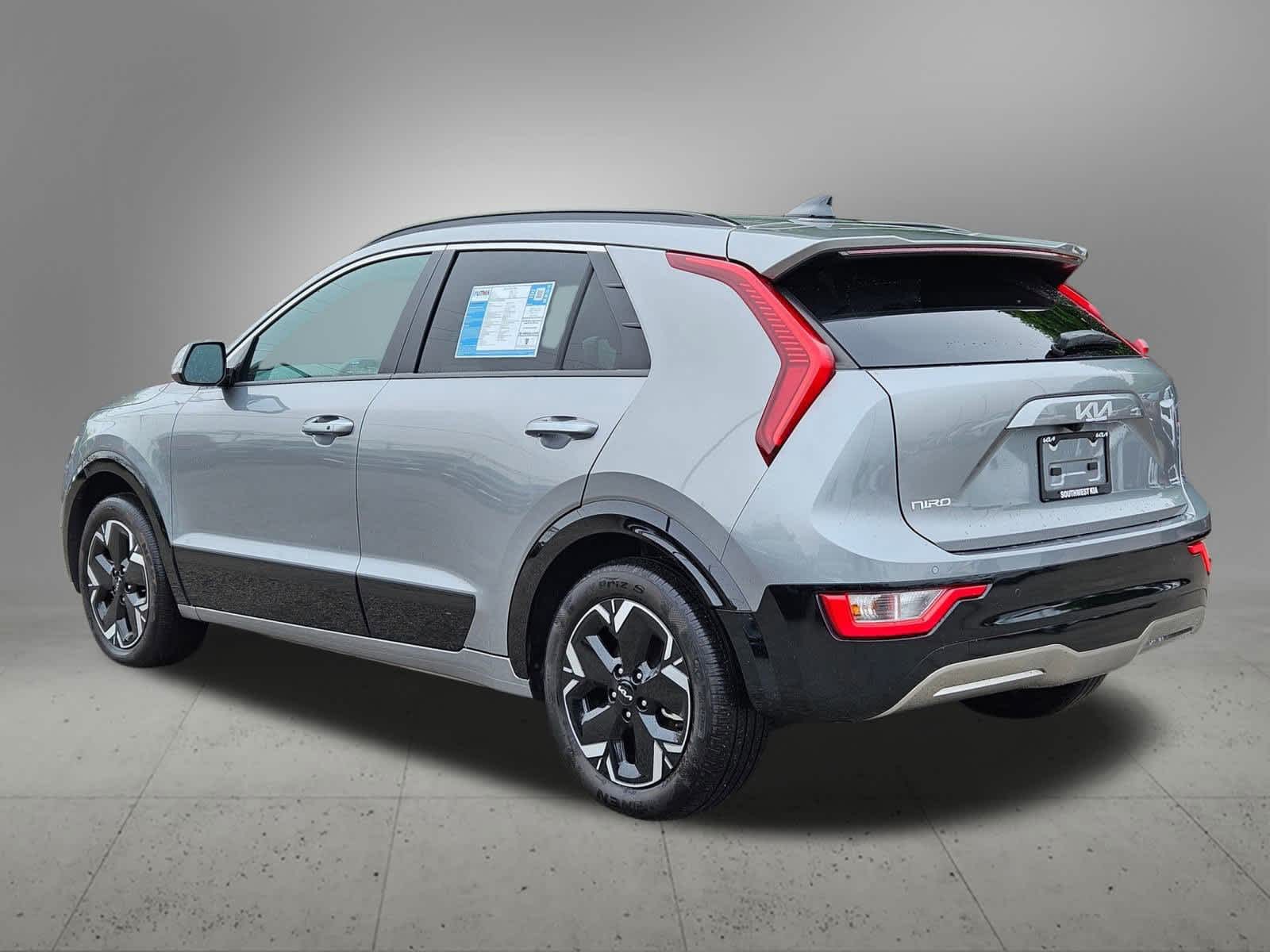 Thumbnail: 2024 Kia Niro - 4