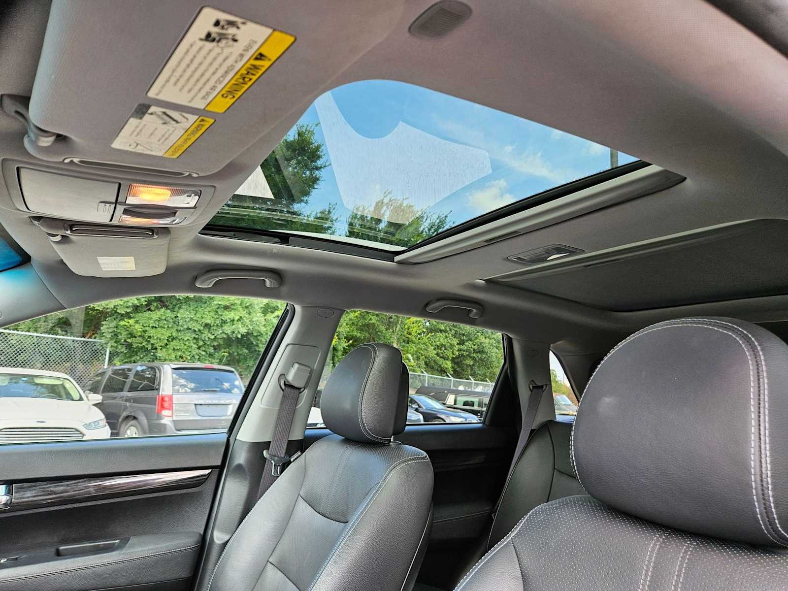 Thumbnail: 2012 Kia Sorento - 20