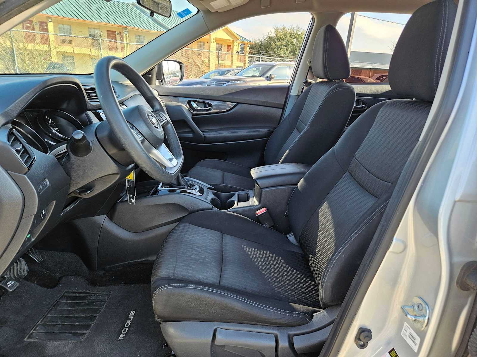 Thumbnail: 2018 Nissan Rogue - 15