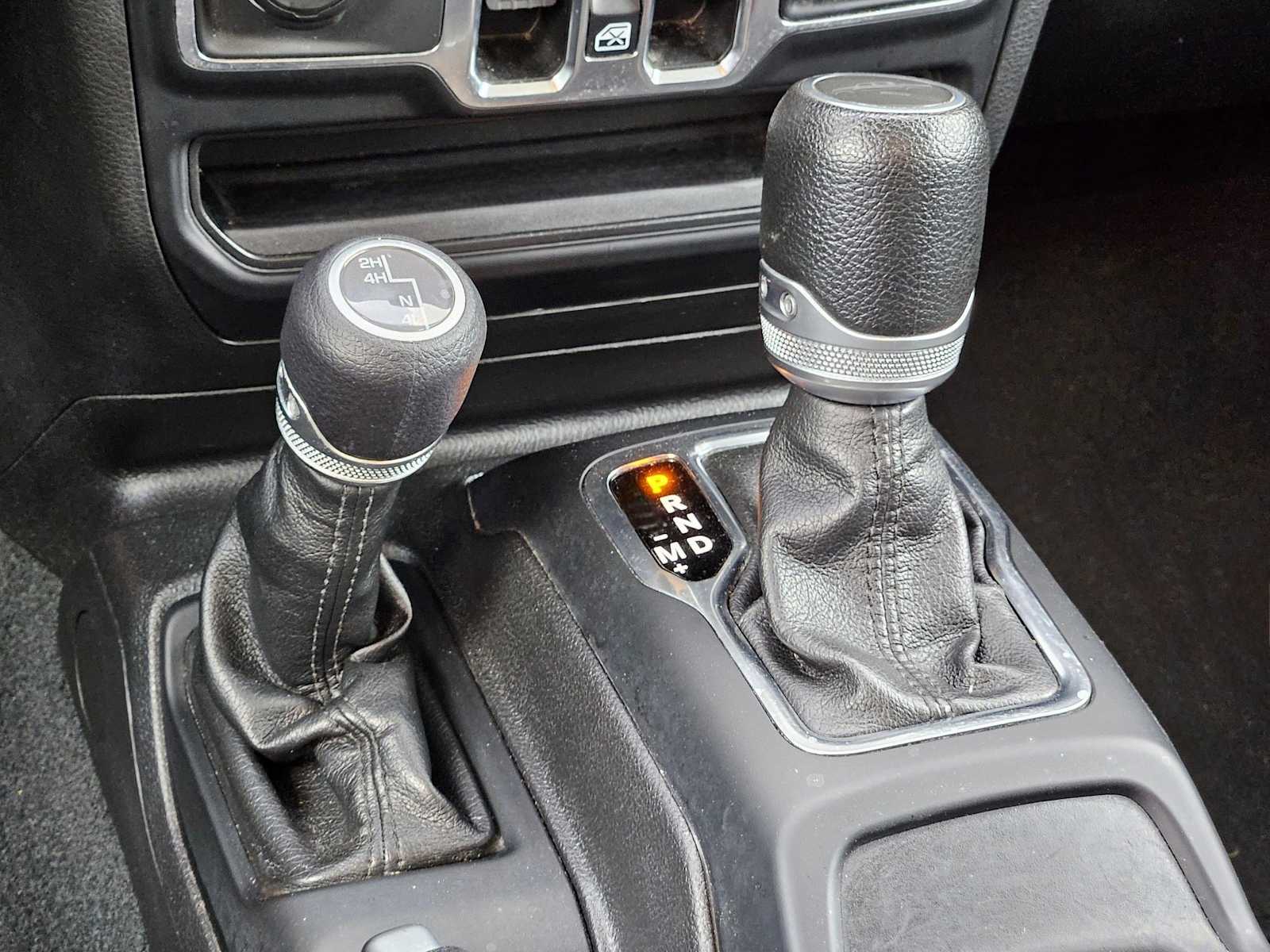Thumbnail: 2023 Jeep Gladiator - 32