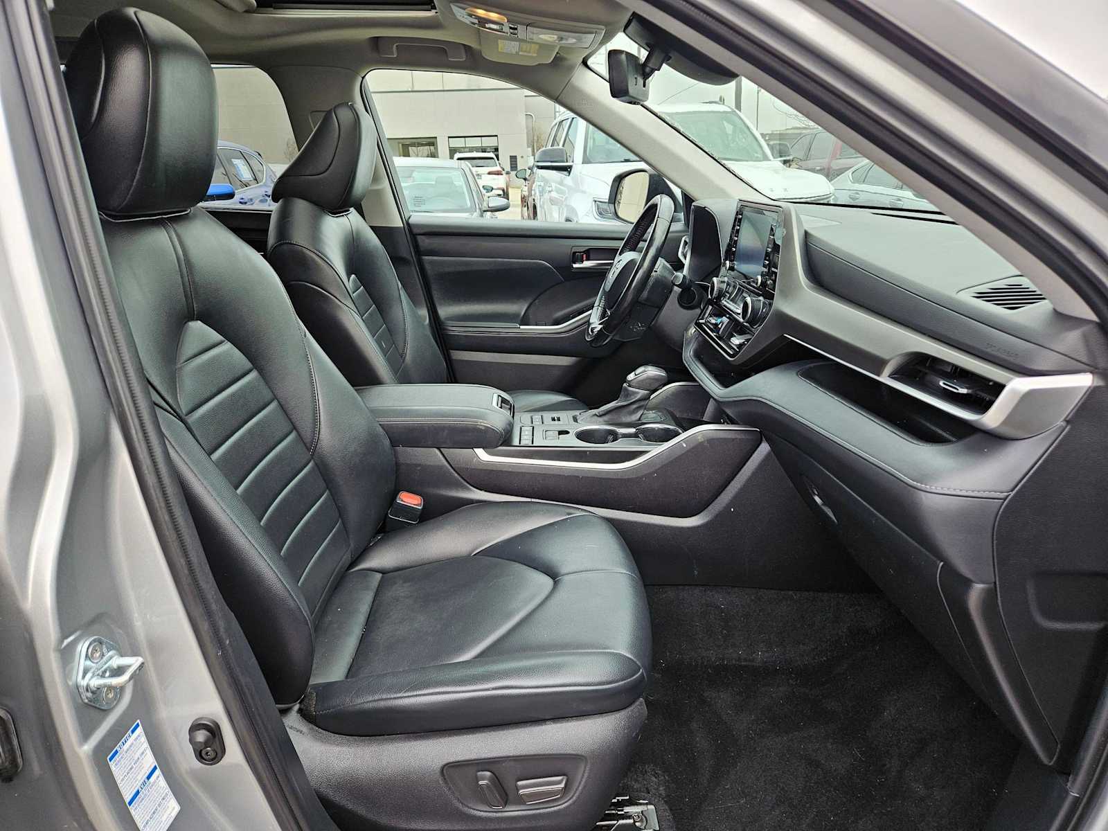 Thumbnail: 2021 Toyota Highlander - 22