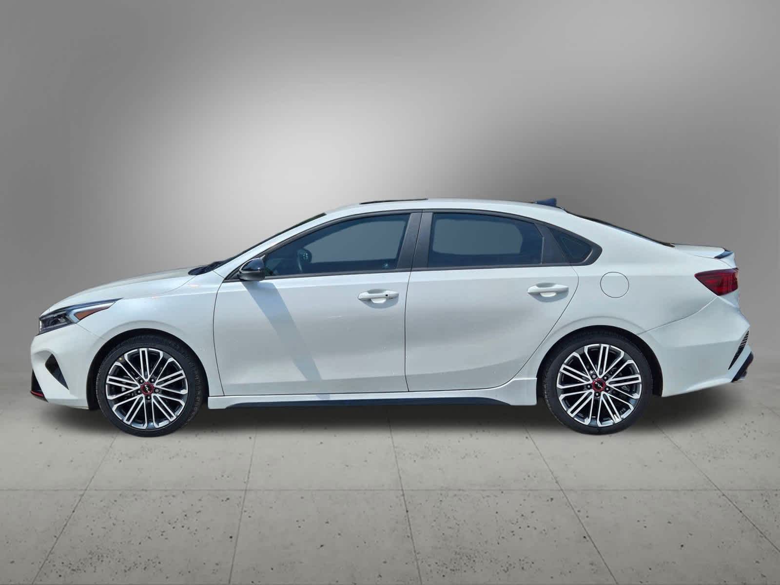 2023 Kia Forte GT photo 3