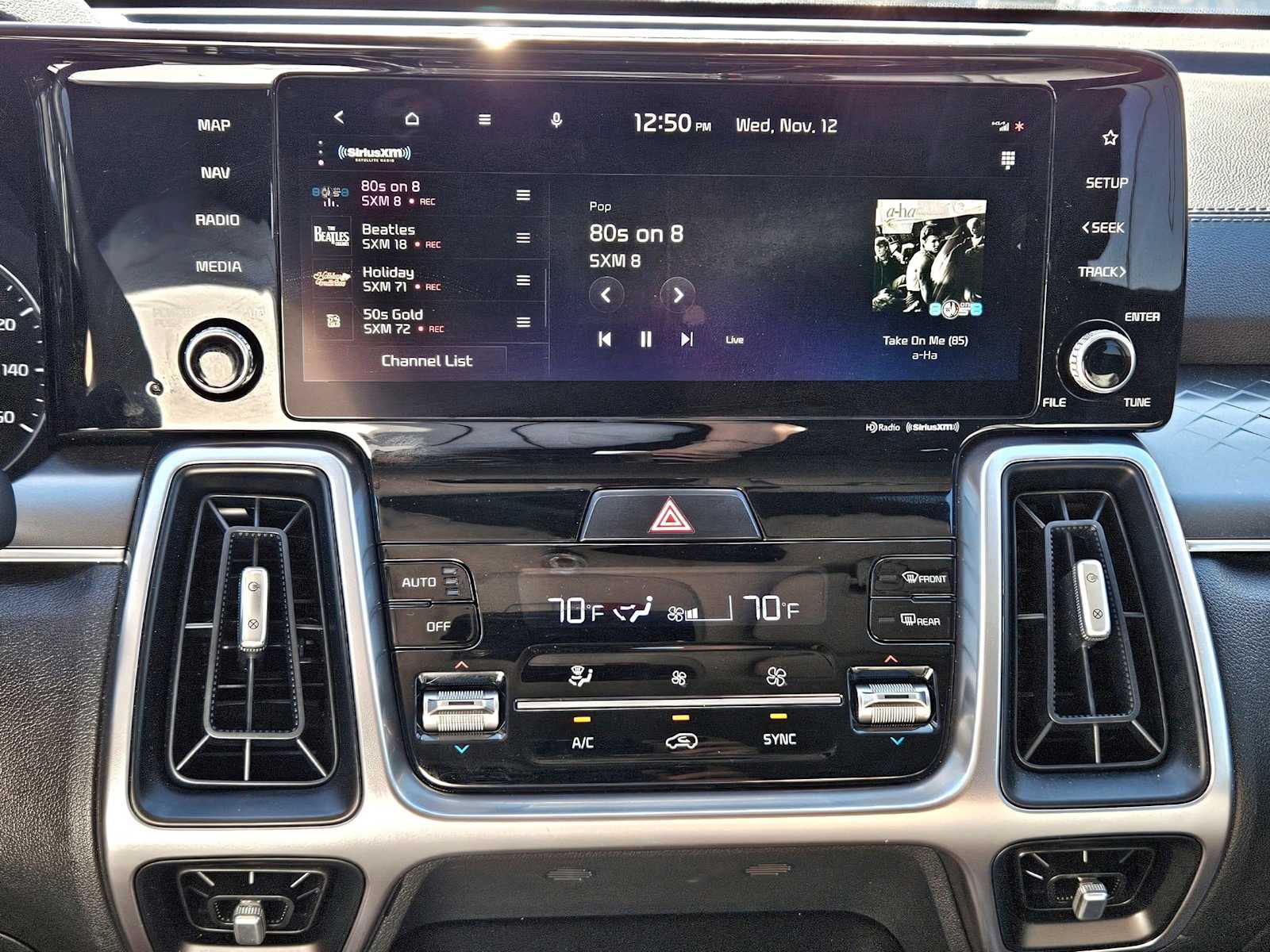 Thumbnail: 2023 Kia Sorento - 24