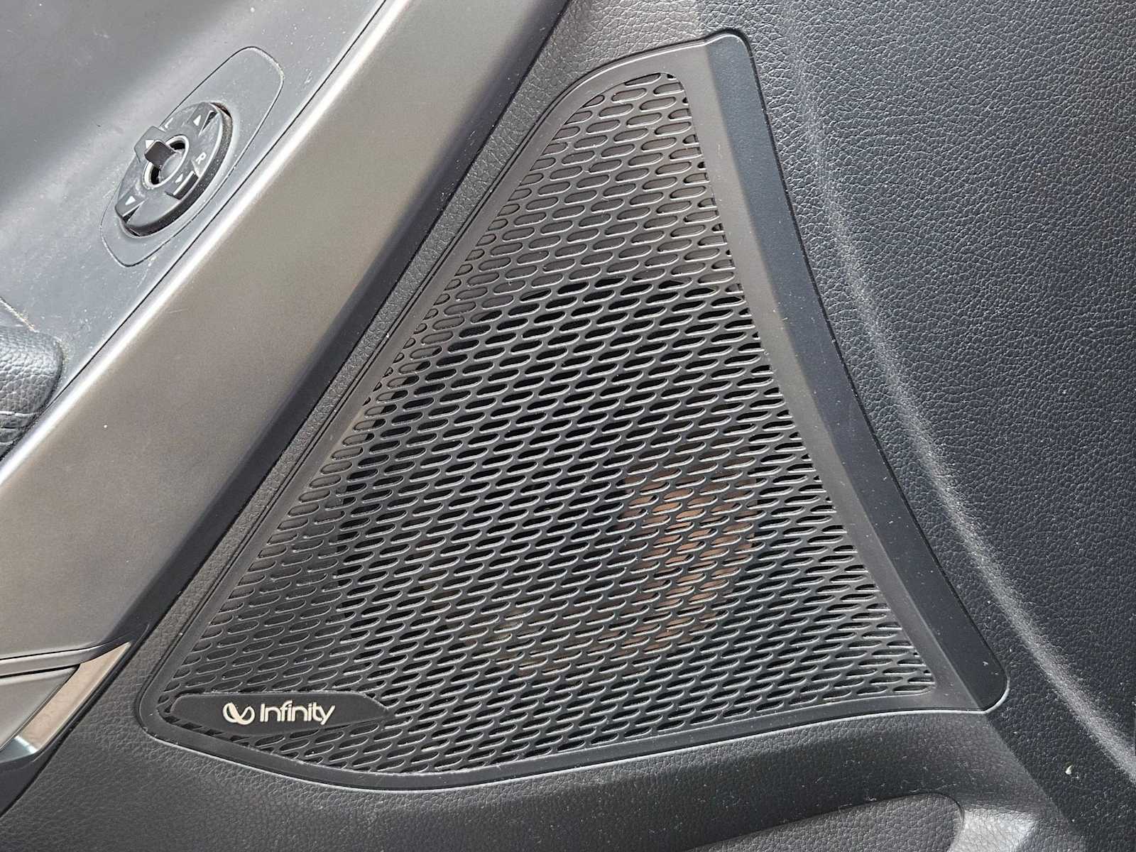 Thumbnail: 2017 Hyundai Santa Fe - 16