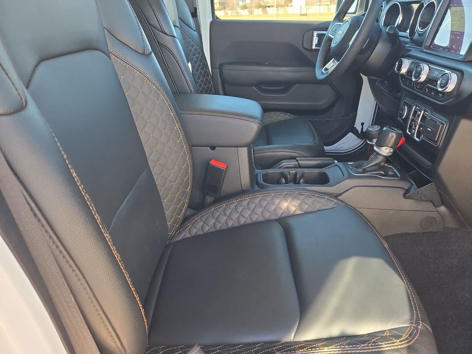 Thumbnail: 2023 Jeep Gladiator - 18