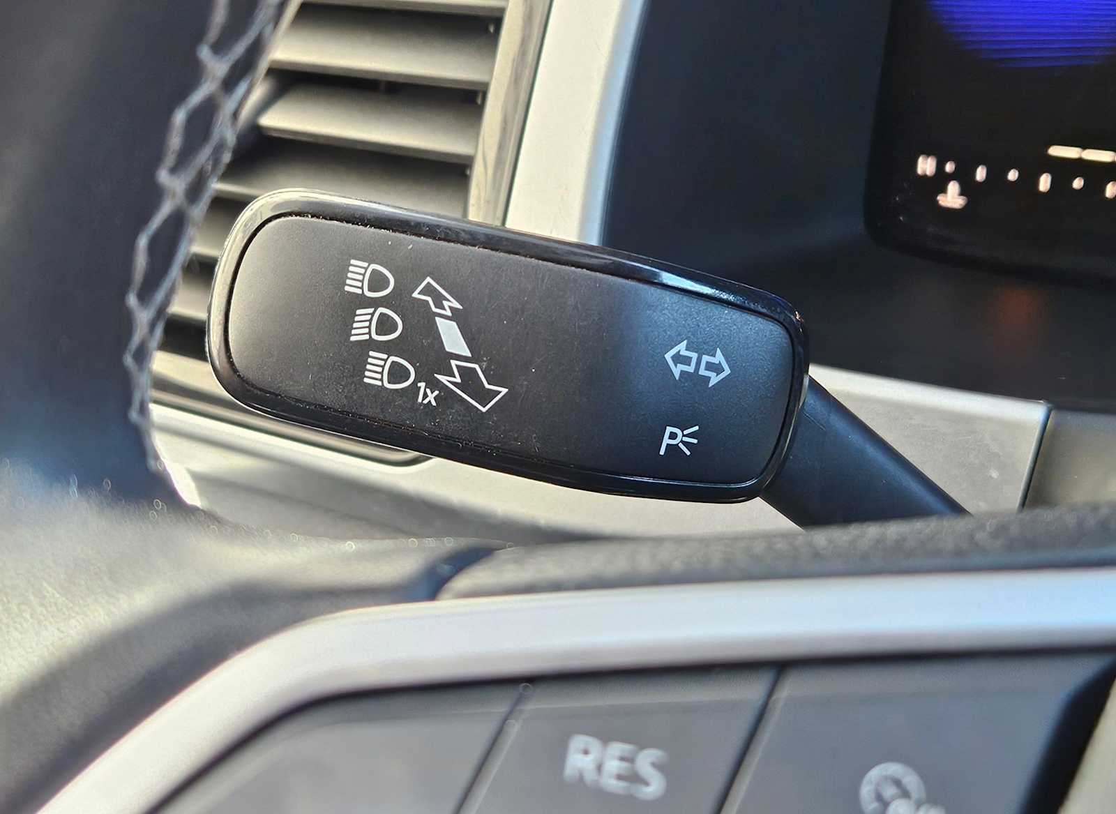 Thumbnail: 2022 Volkswagen Atlas - 27