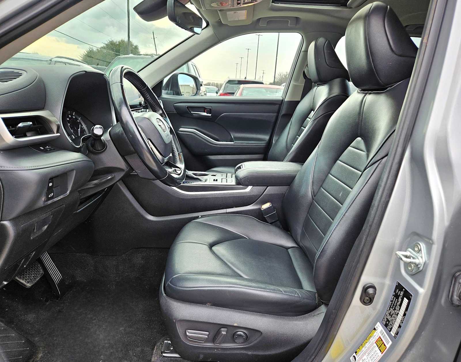 Thumbnail: 2021 Toyota Highlander - 16