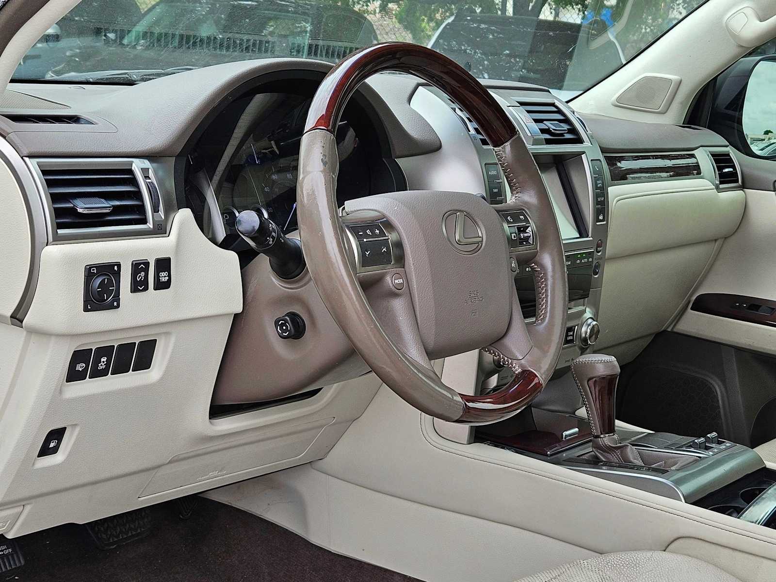 Thumbnail: 2019 Lexus GX - 2