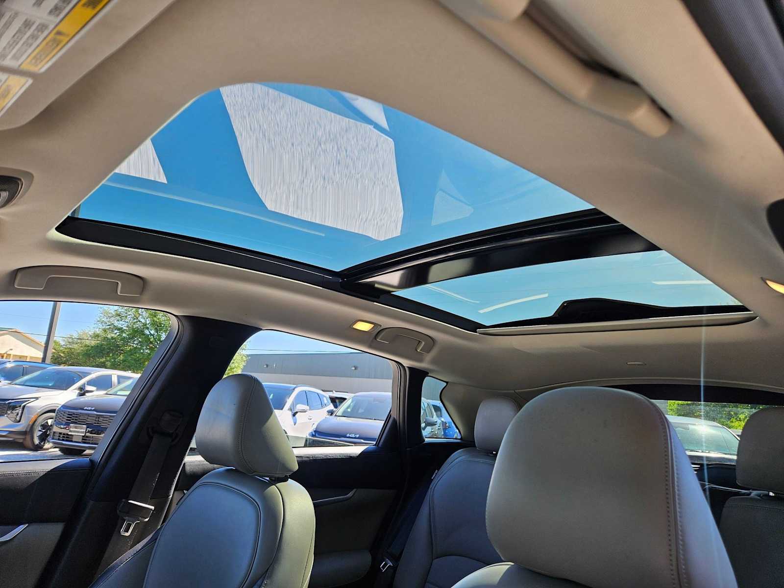 Thumbnail: 2023 INFINITI QX50 - 16