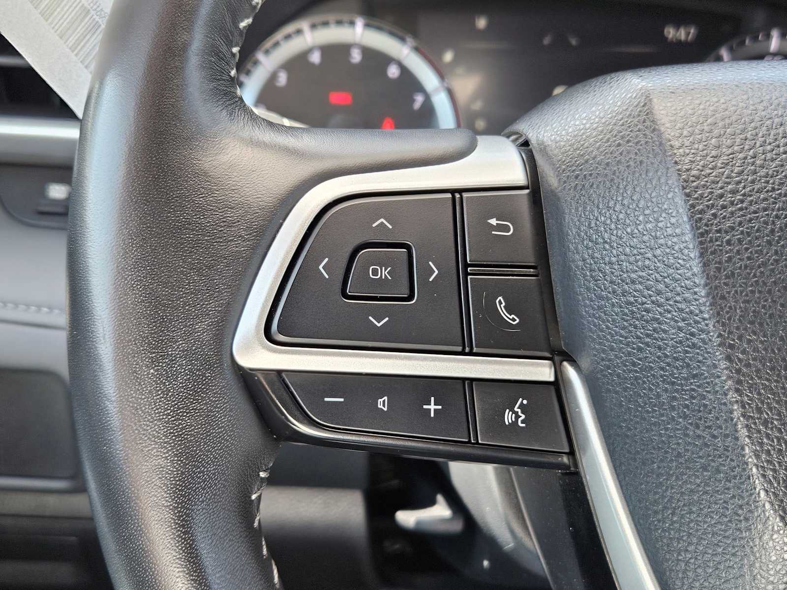 Thumbnail: 2024 Toyota Highlander - 25