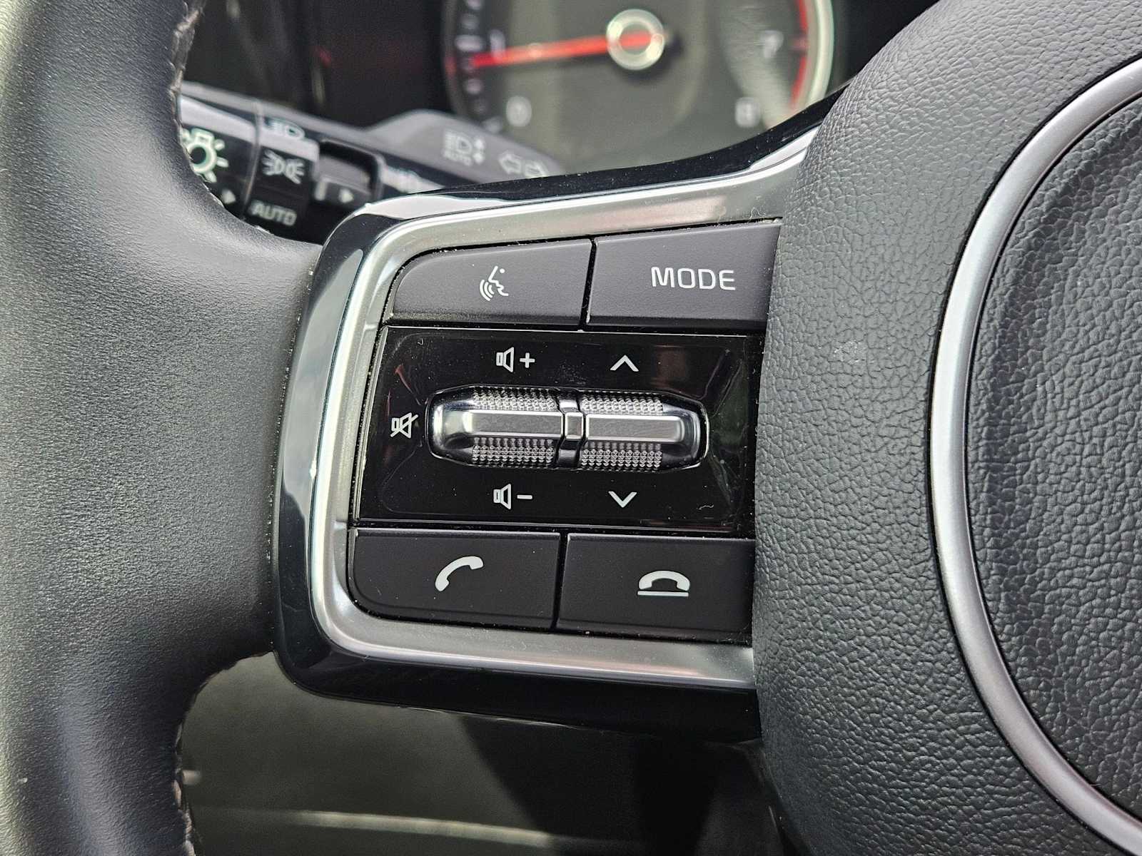 Thumbnail: 2023 Kia Sorento - 25