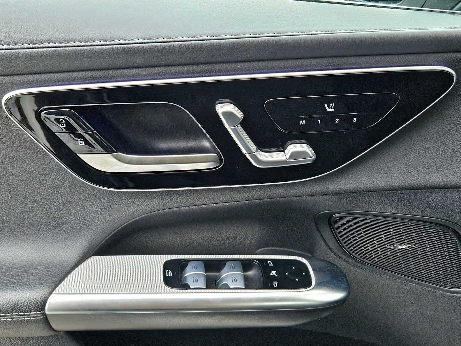 Thumbnail: 2024 Mercedes-Benz GLC - 30