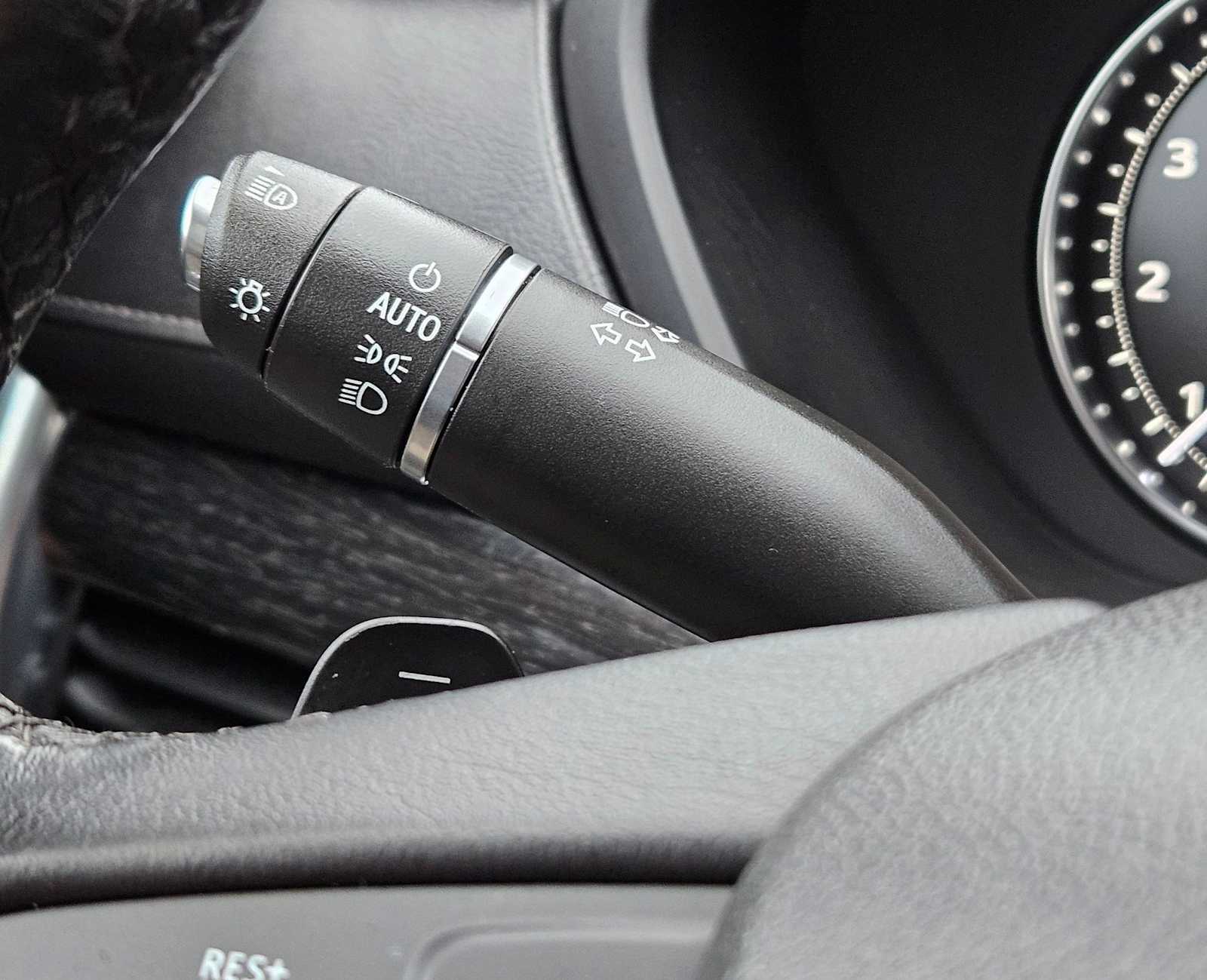 Thumbnail: 2023 Cadillac XT4 - 26