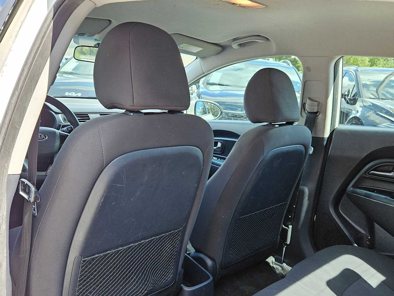 Thumbnail: 2016 Kia Rio - 13