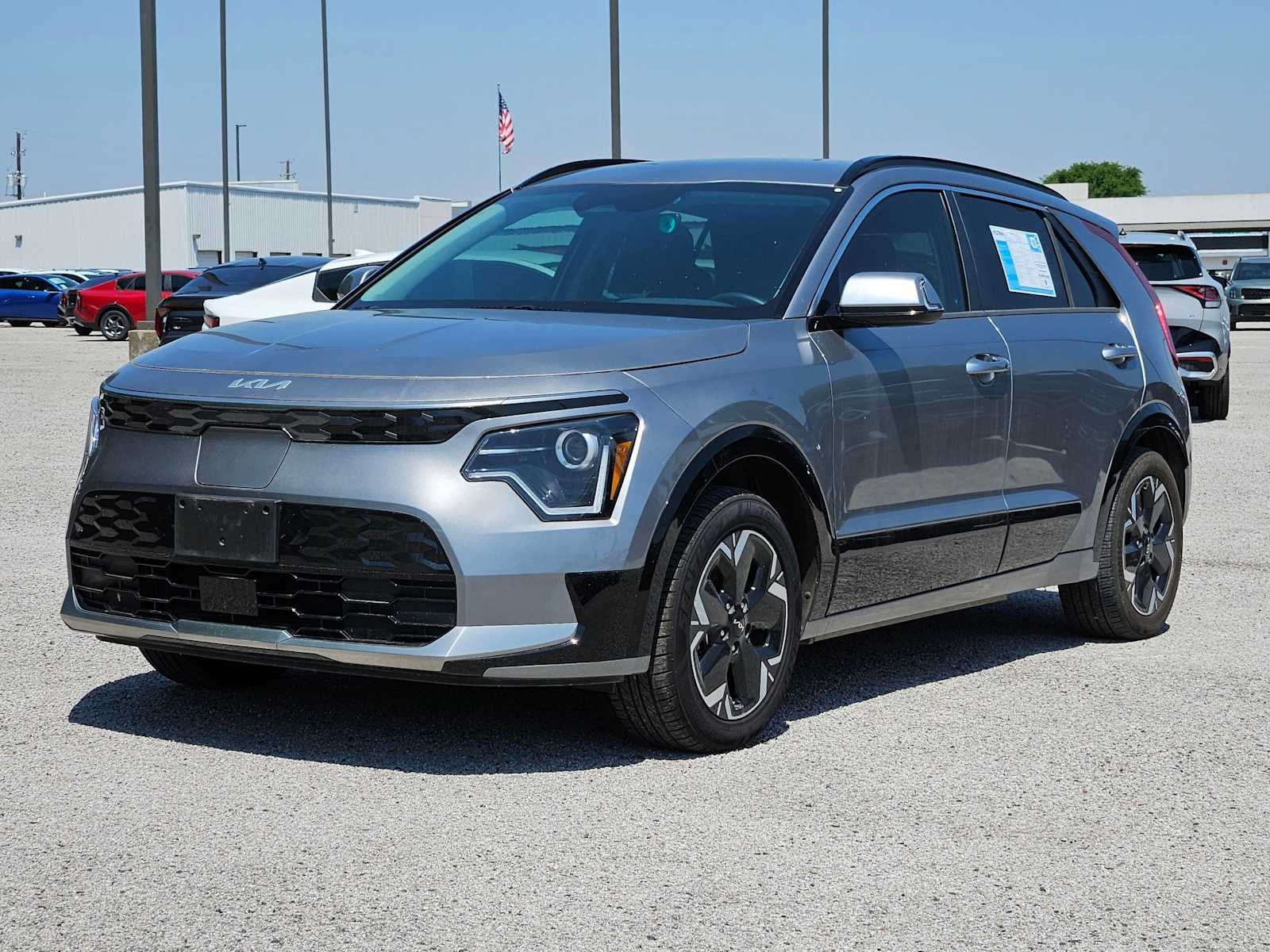 Thumbnail: 2023 Kia Niro - 10