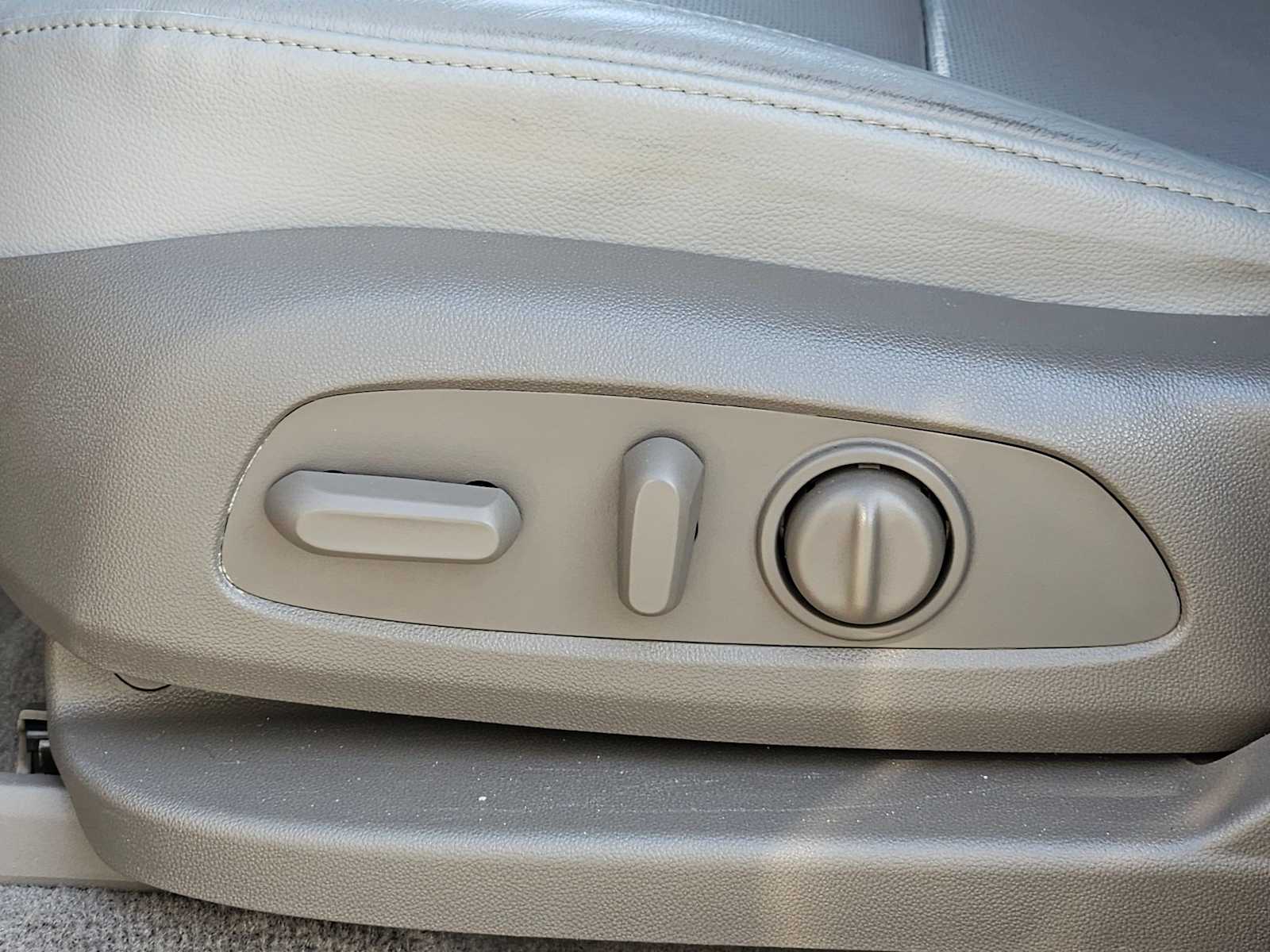 Thumbnail: 2019 Chevrolet Traverse - 17