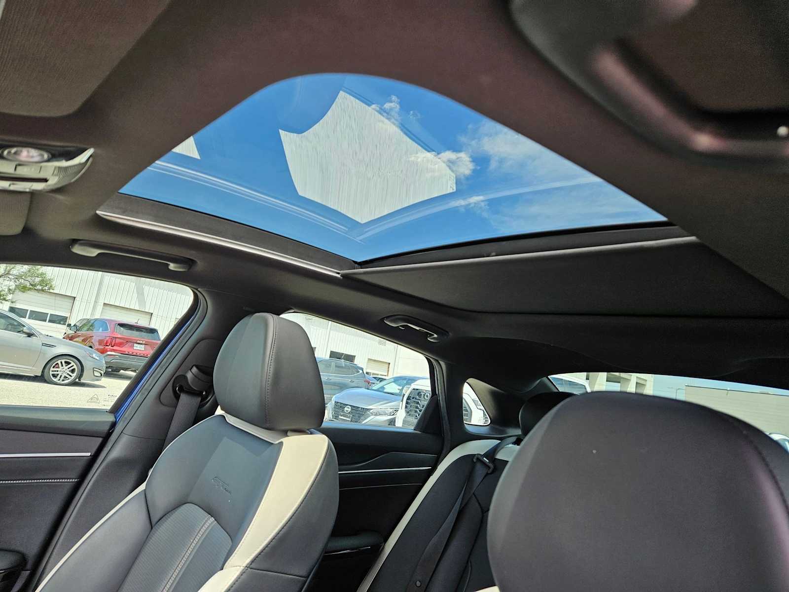 Thumbnail: 2025 Kia K5 - 12