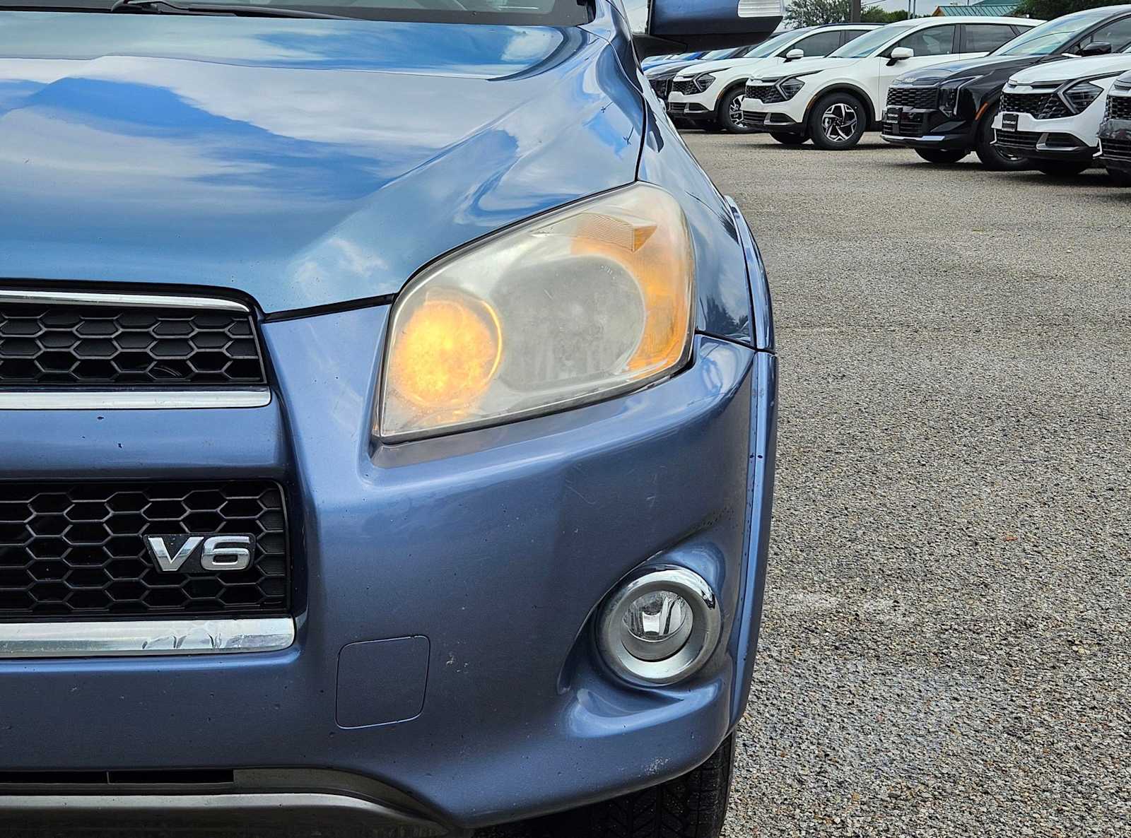 Thumbnail: 2011 Toyota RAV4 - 11