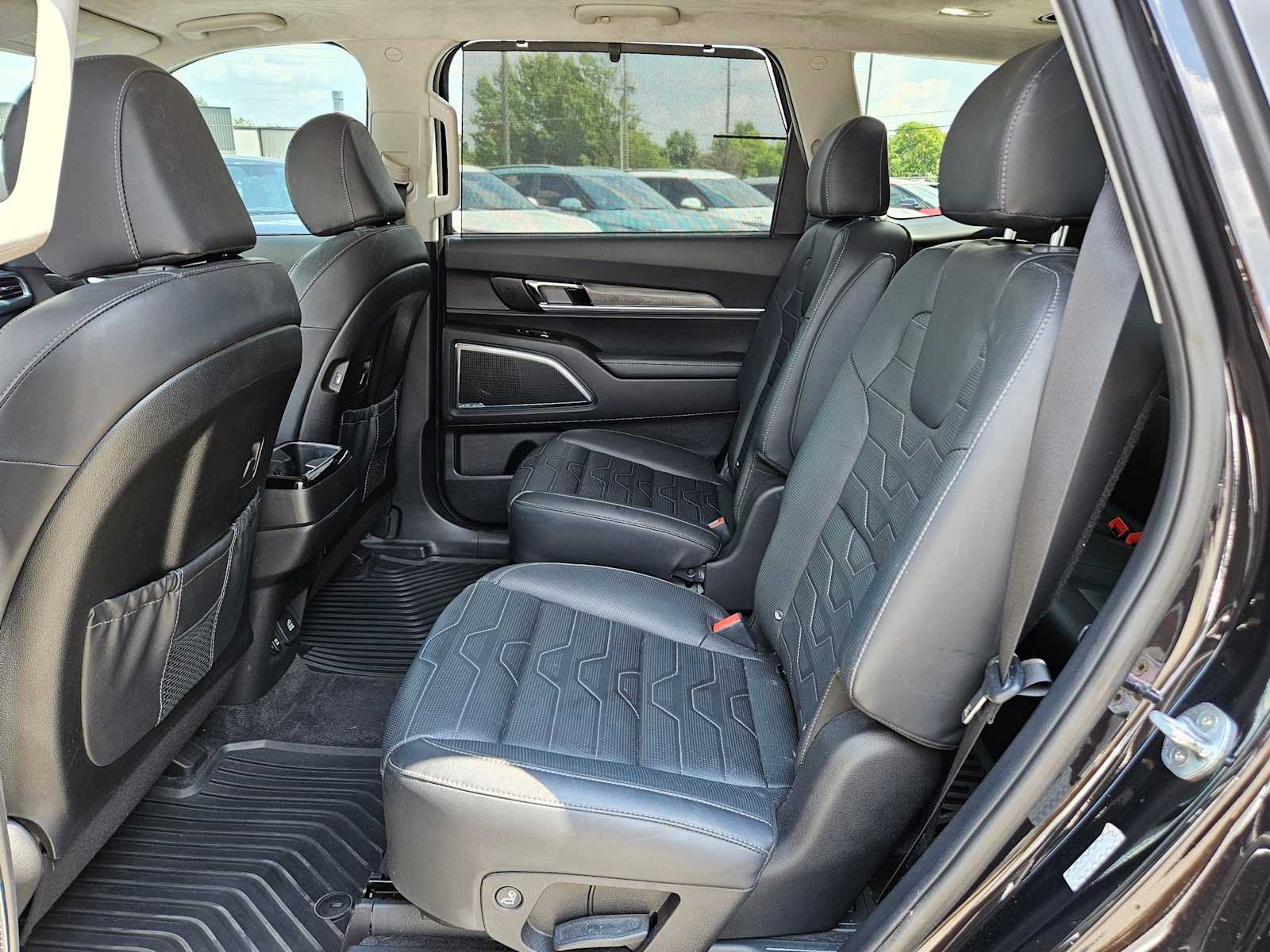 Thumbnail: 2022 Kia Telluride - 18