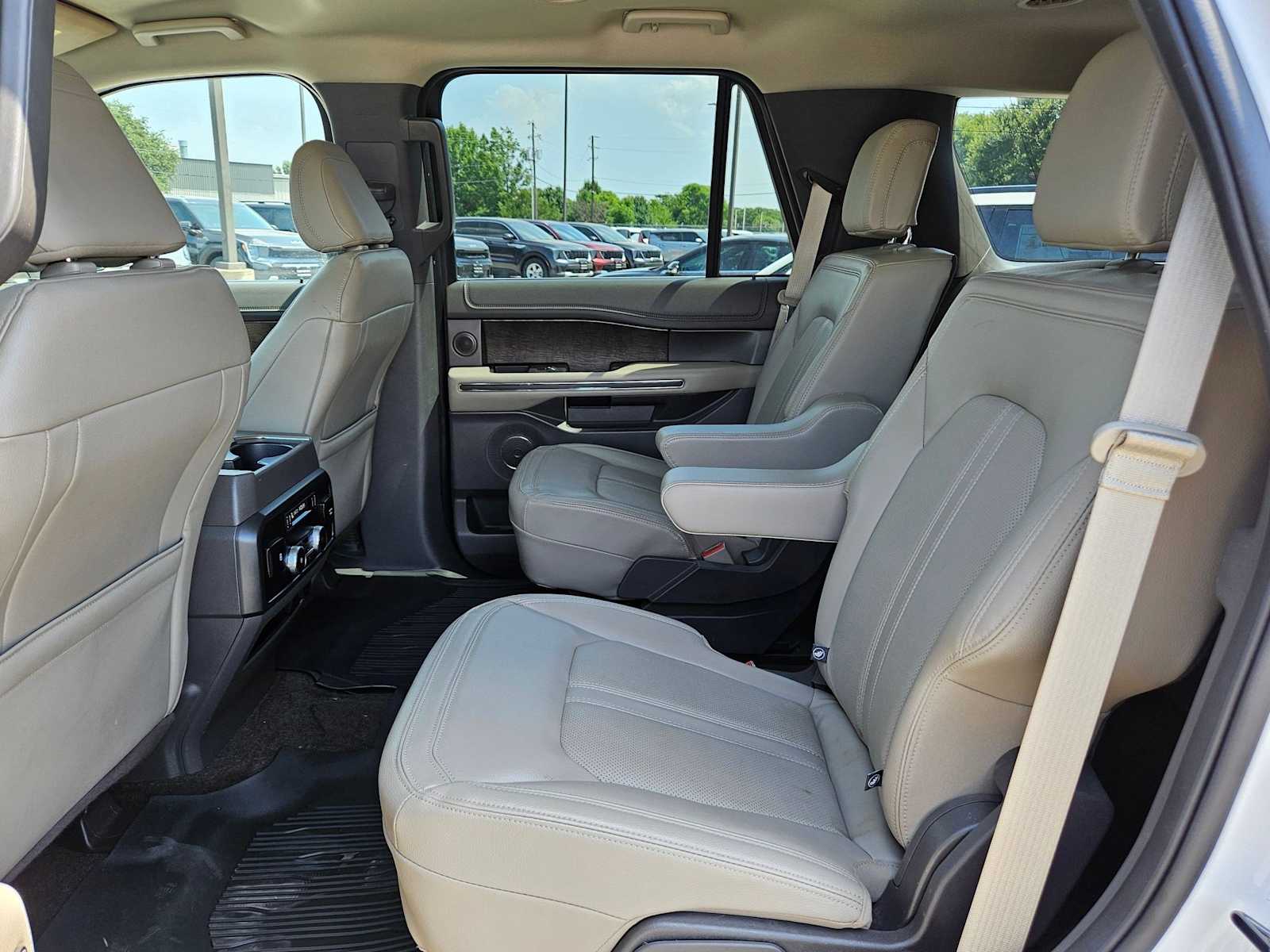 Thumbnail: 2021 Ford Expedition - 16