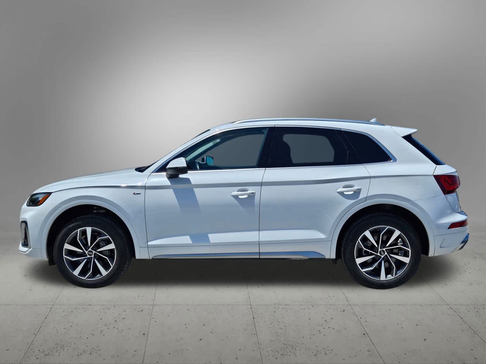 2024 Audi Q5 45 S line Premium Plus photo 2
